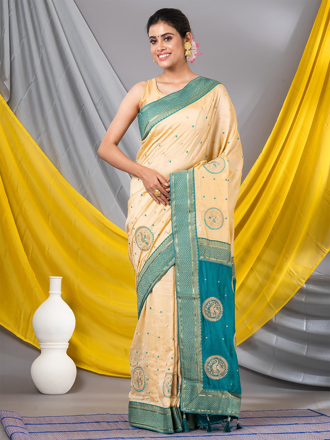 

MAHALASA Ethnic Motifs Embroidered Saree, Sea green