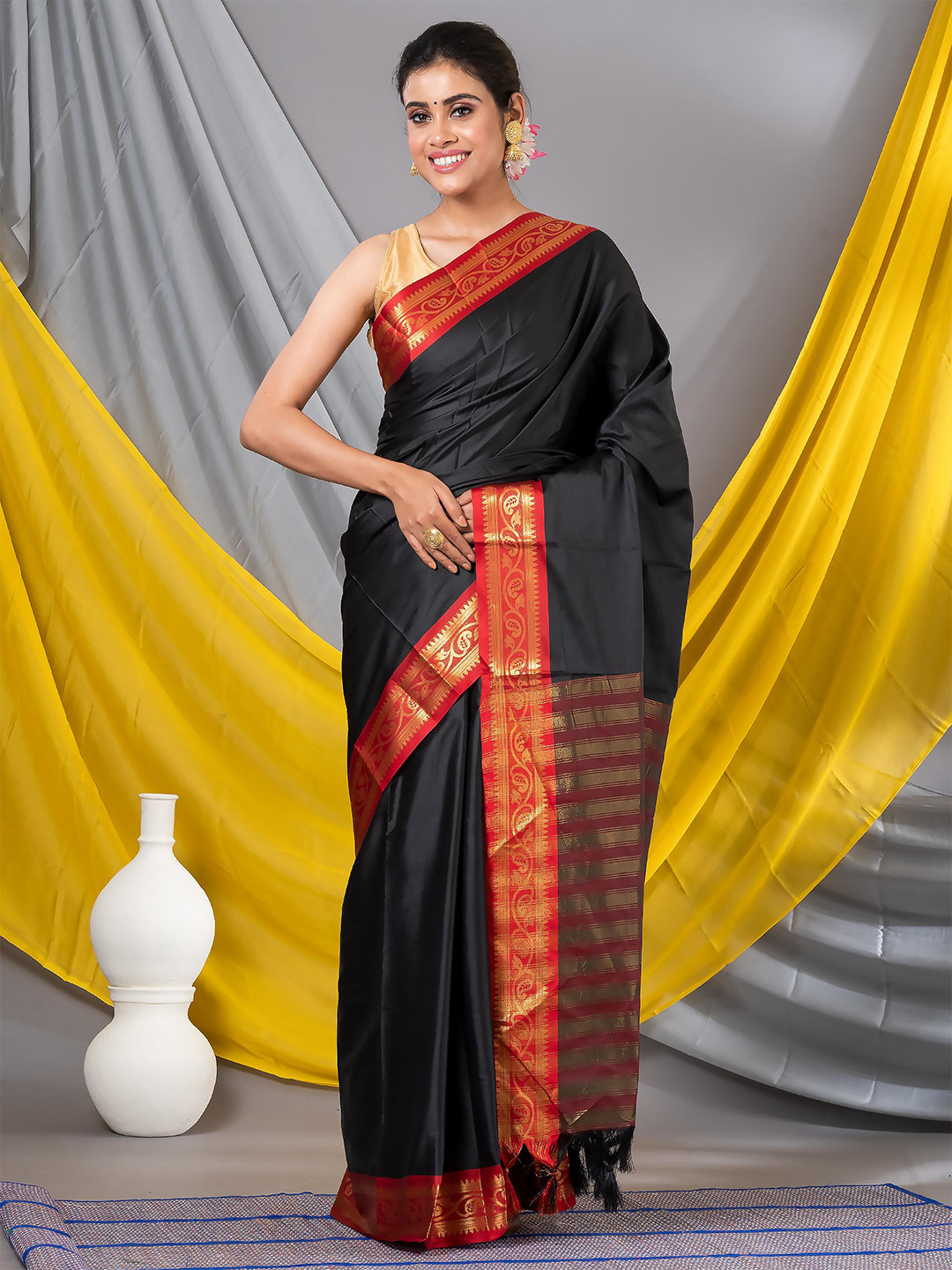 

MAHALASA Ethnic Motifs Woven Design Zari Saree, Black