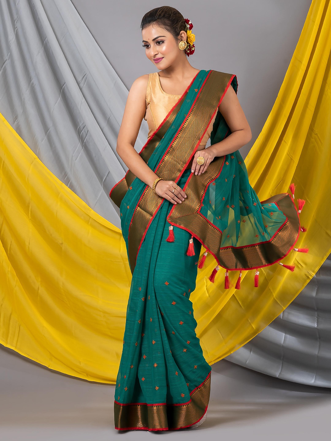 

MAHALASA Ethnic Motifs Embroidered Zari Saree, Sea green
