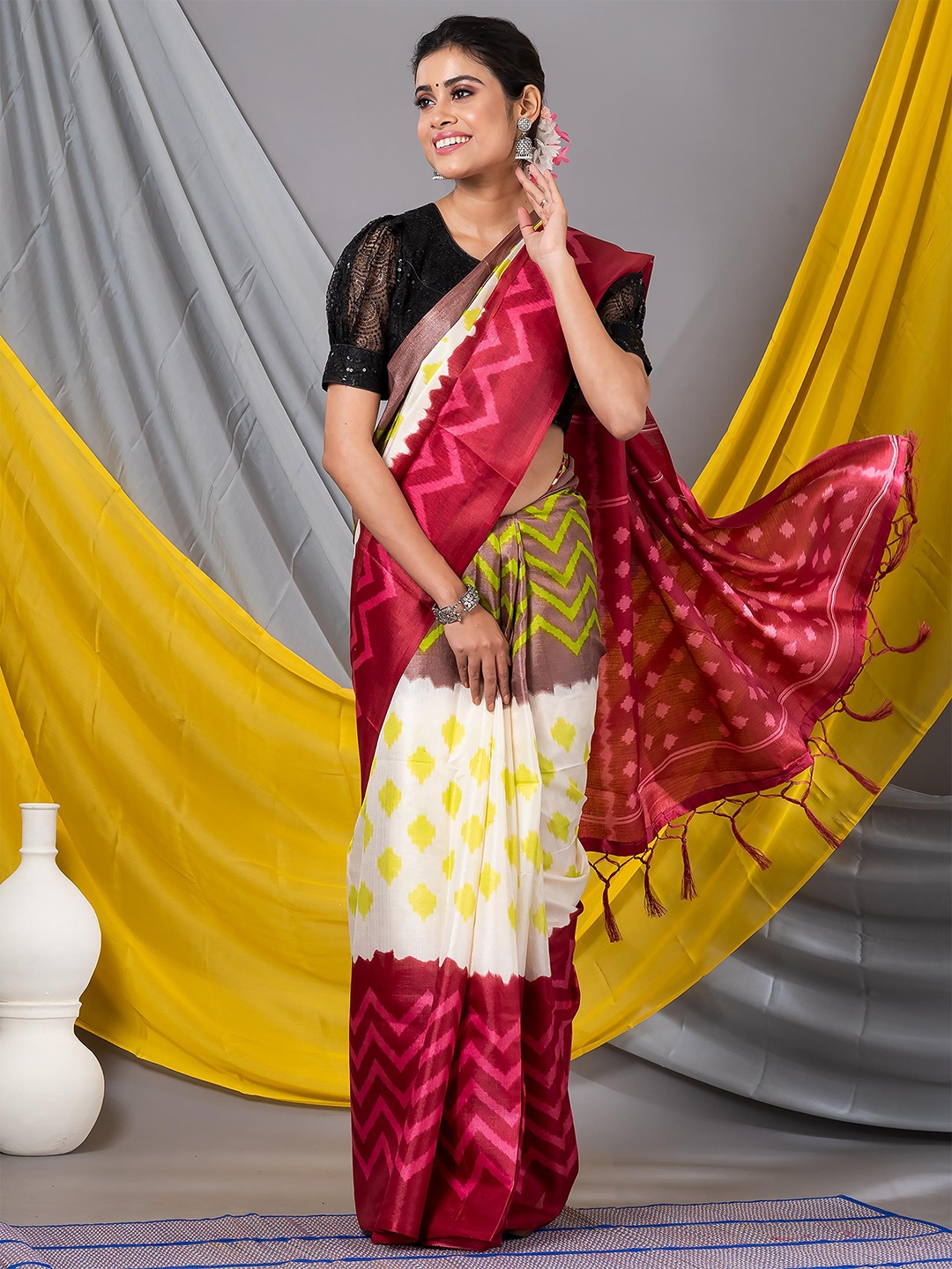 

MAHALASA Geometric Woven Design Saree, Lime green
