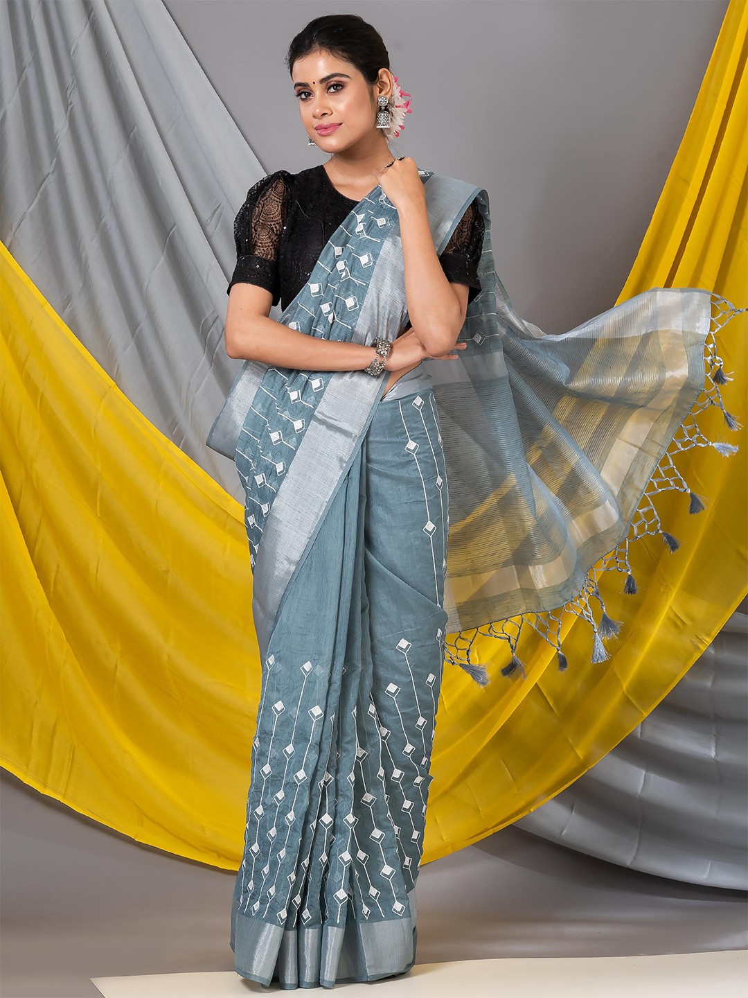 

MAHALASA Geometric Embroidered Zari Saree, Grey