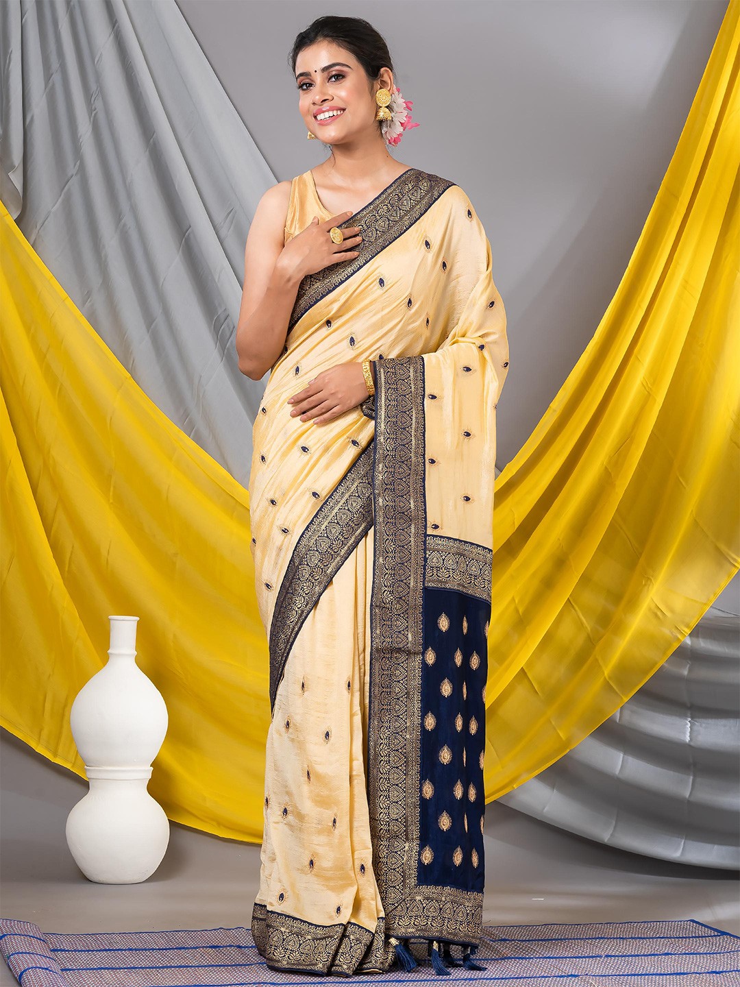 

MAHALASA Ethnic Motifs Woven Design Zari Saree, Navy blue