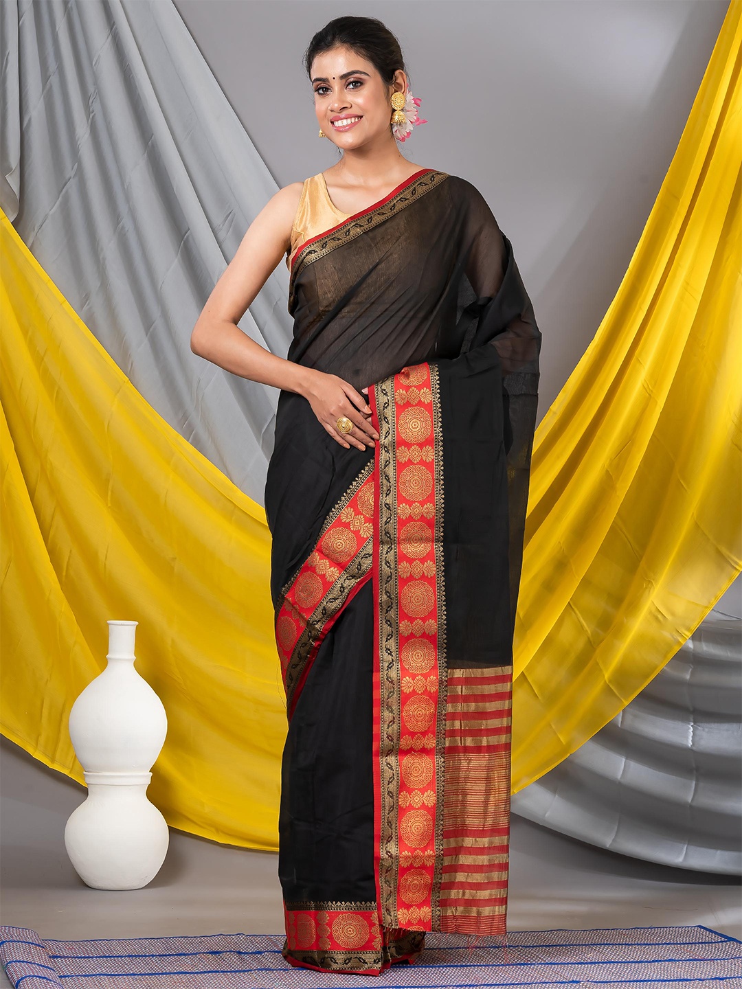 

MAHALASA Woven Design Pure Chiffon Zari Saree, Black