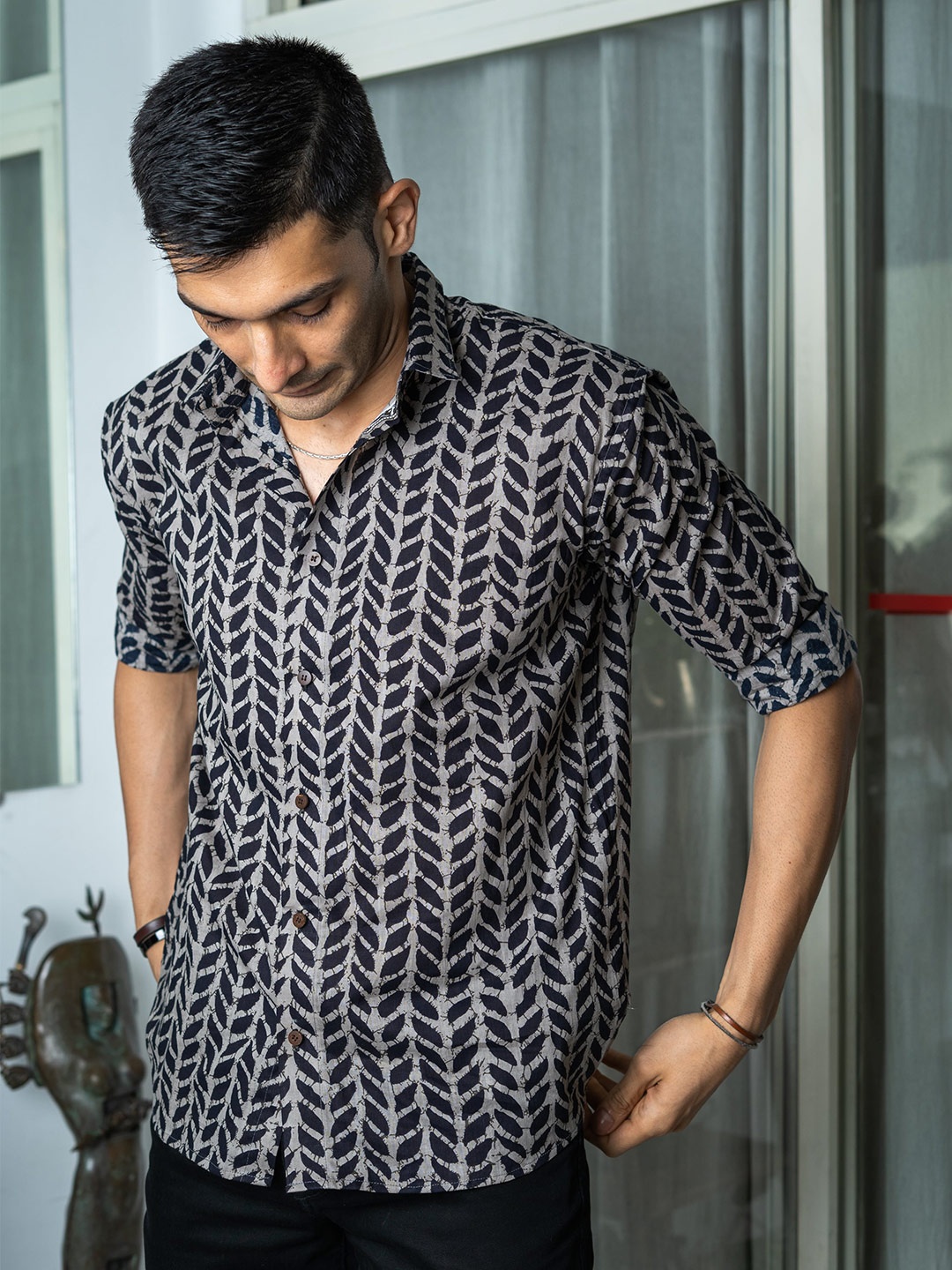 

Shasak Spread Collar Short Sleeves Floral Opaque Printed Casual Shirt, Black