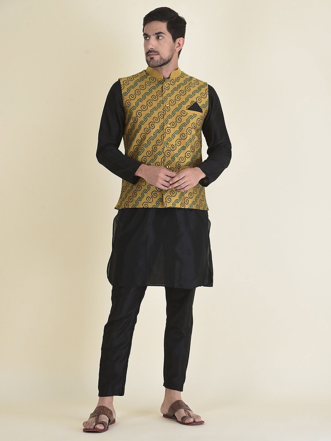 

DEYANN Mandarin Collar Knee Length Straight Kurta & Pyjamas With Printed Nehru jacket, Yellow