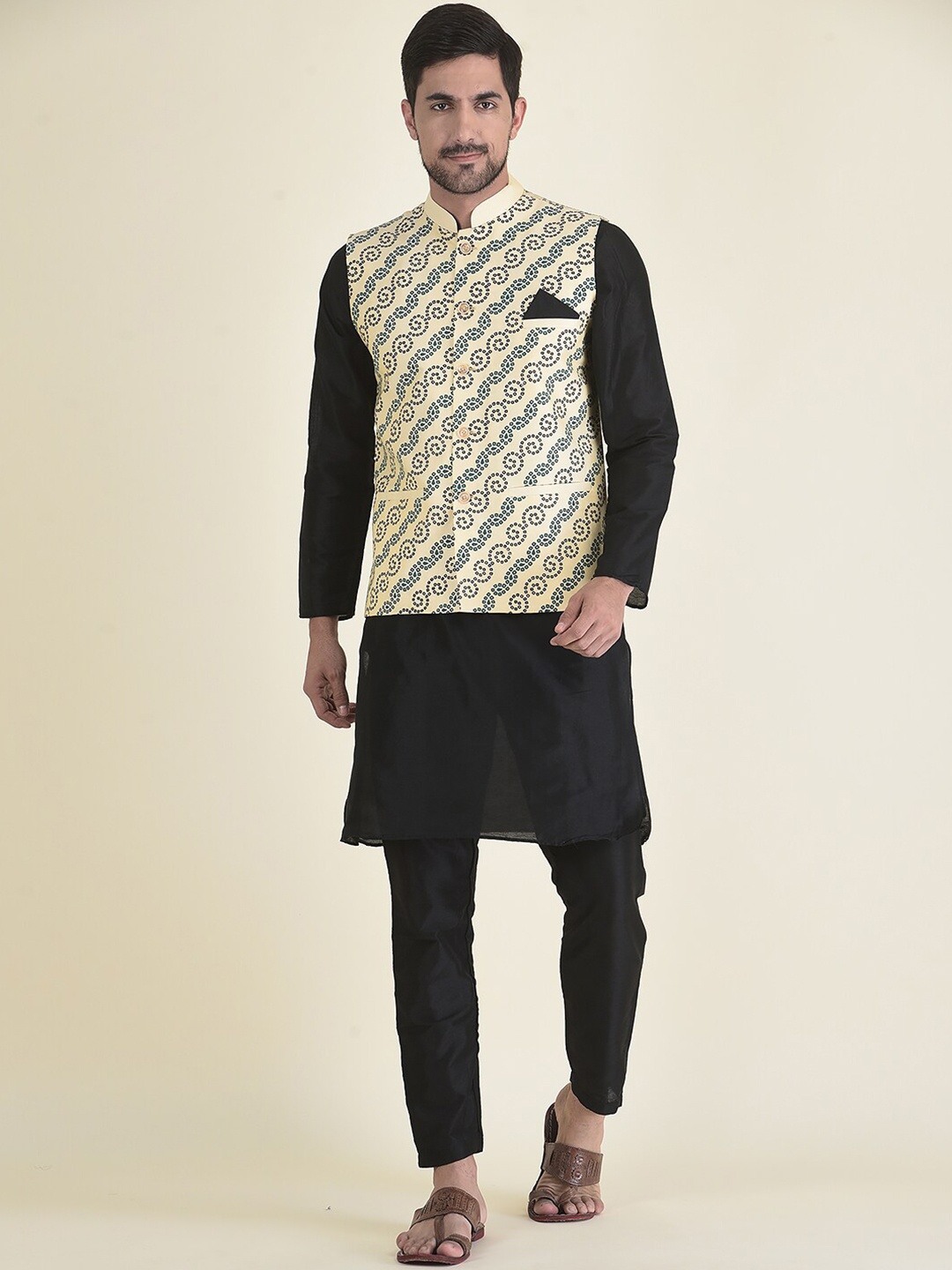 

DEYANN Mandarin Collar Long Sleeves Straight Dupion Silk Kurta with Pyjamas & Neru Coat, Cream