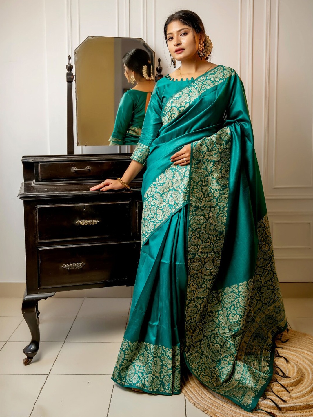 

NK Textiles Teal & Cream Coloured Raw Silk Bhagalpuri Saree