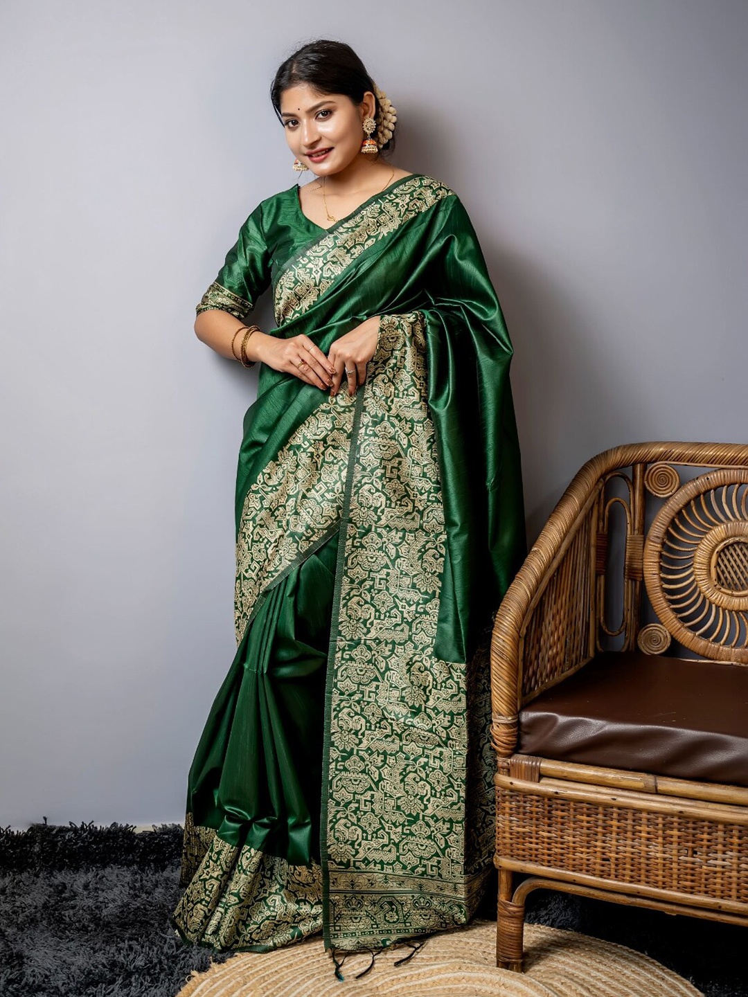 

NK Textiles Green & GoldToned Raw Silk Handloom Bhagalpuri Saree