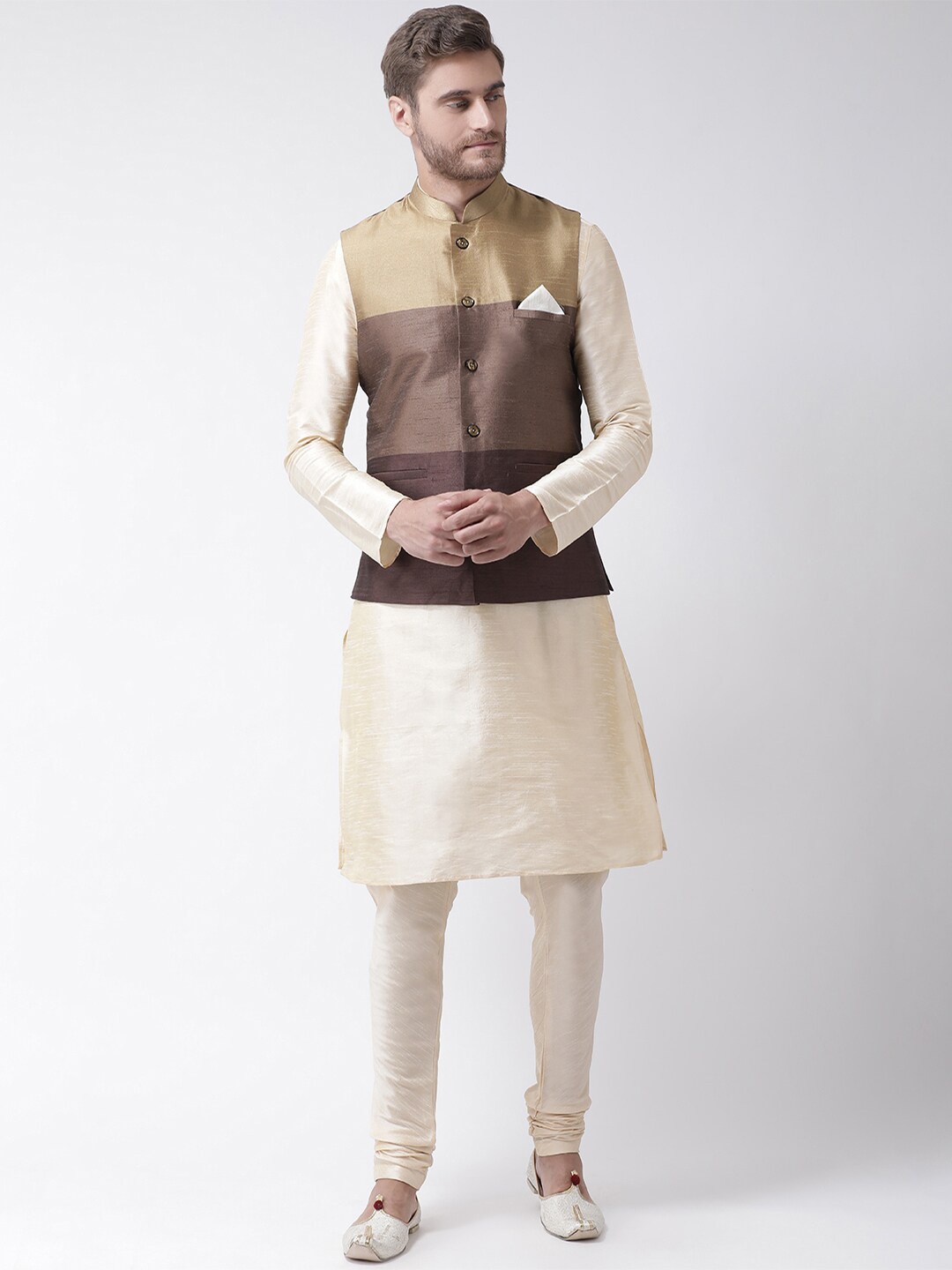 

DEYANN Colourblocked Mandarin Collar Straight Kurta with Pyjamas & Nehru Jacket, Cream