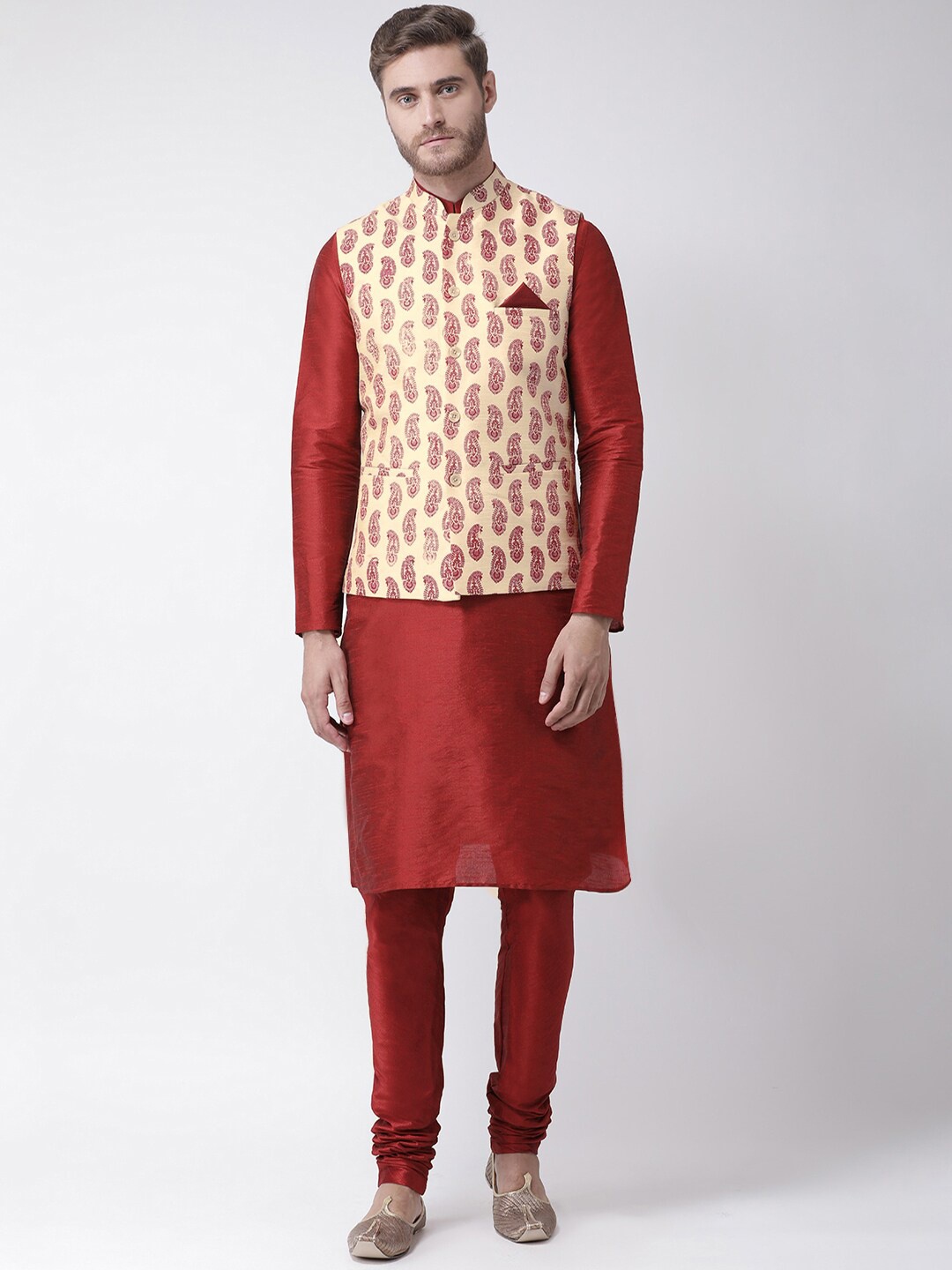 

DEYANN Ethnic Motifs Kurta with Pyjamas And Nehru Jacket, Cream