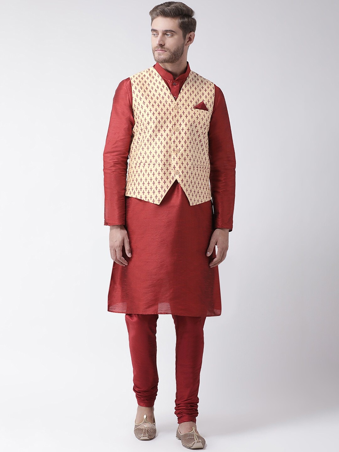 

DEYANN Regular Dupion Silk Kurta with Pyjamas and Nehru Jacket, Maroon