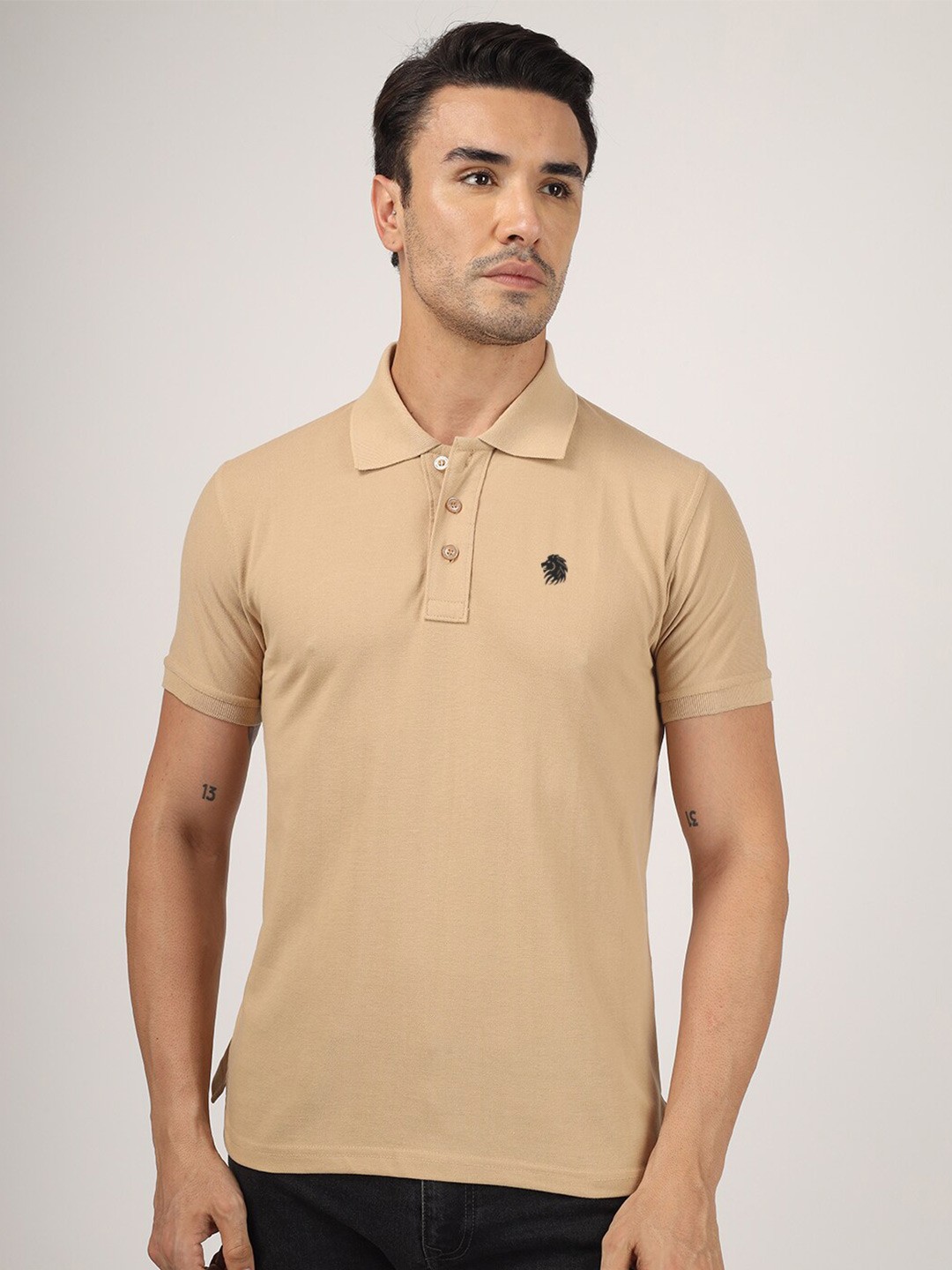 

Greylongg Short Sleeves Beige Polo Collar Applique T-shirt