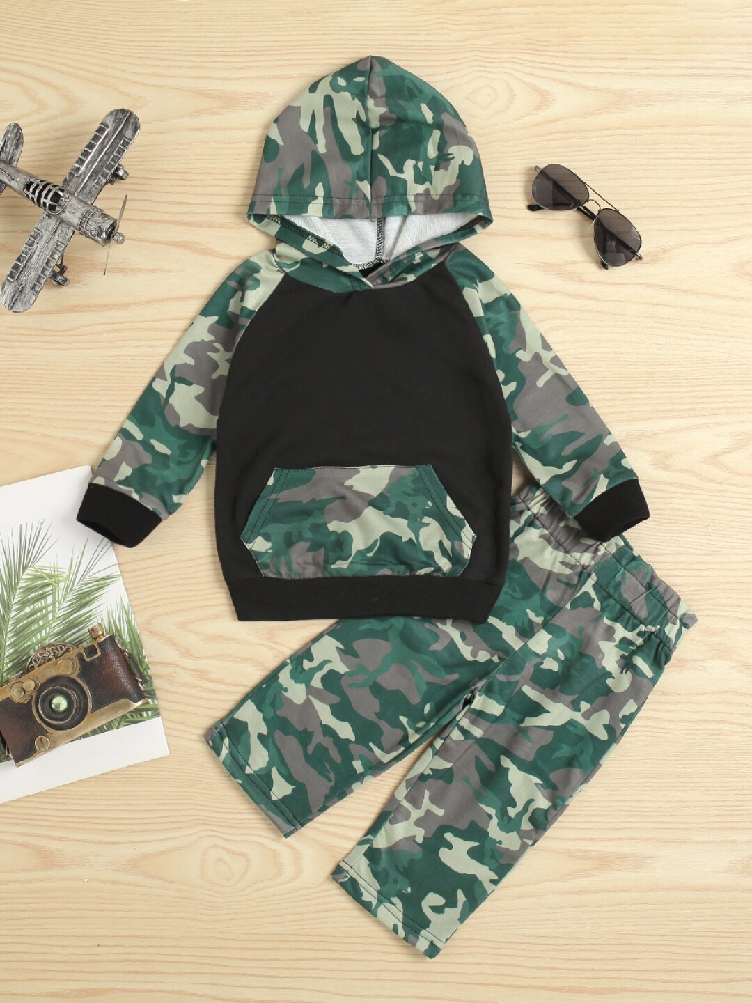 

StyleCast Girls Olive Green Camouflage Printed Pure Cotton Sweatshirt & Trouser