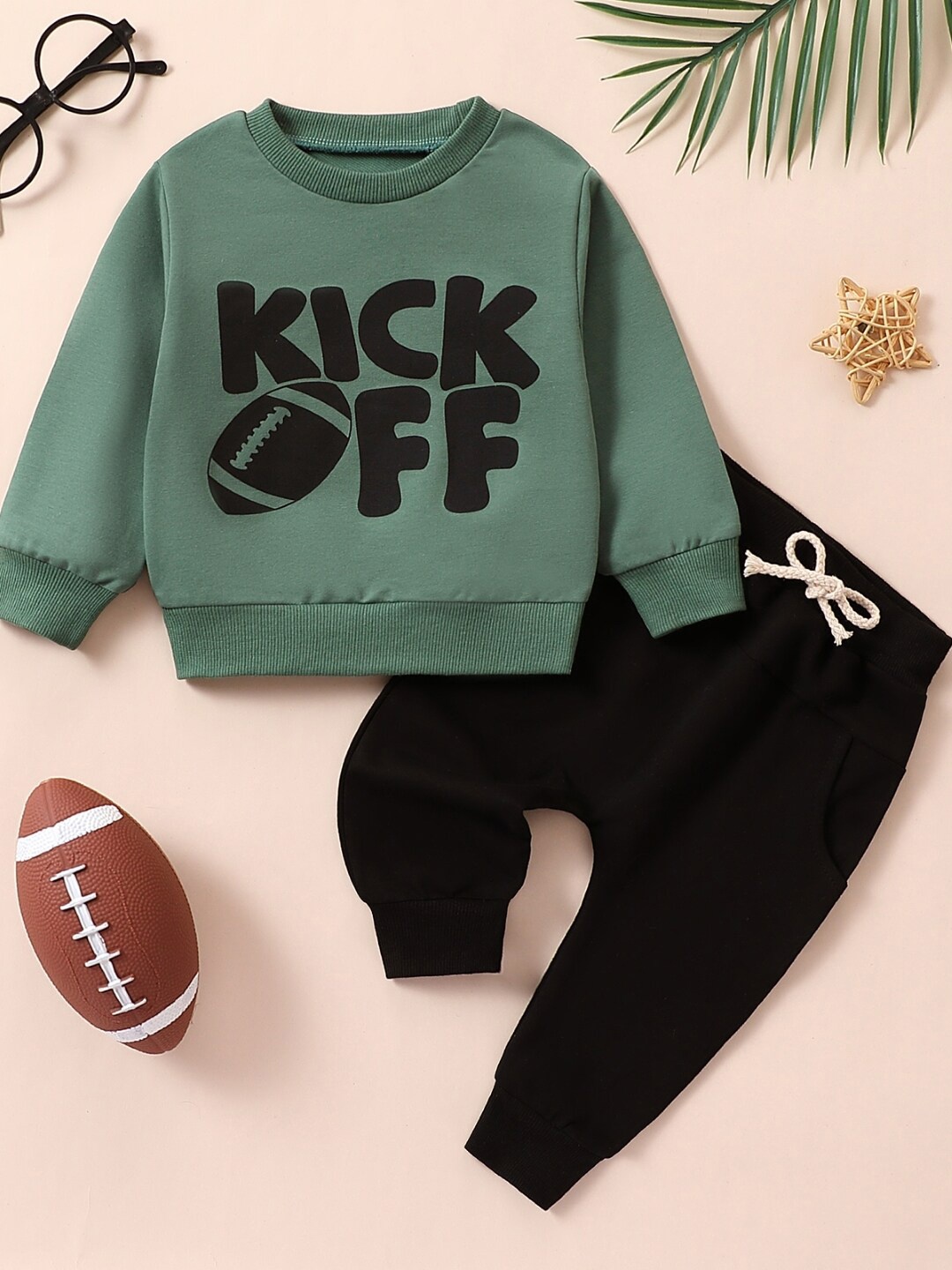 

StyleCast Girls Green & Black Printed Pure Cotton T-shirt with Trousers