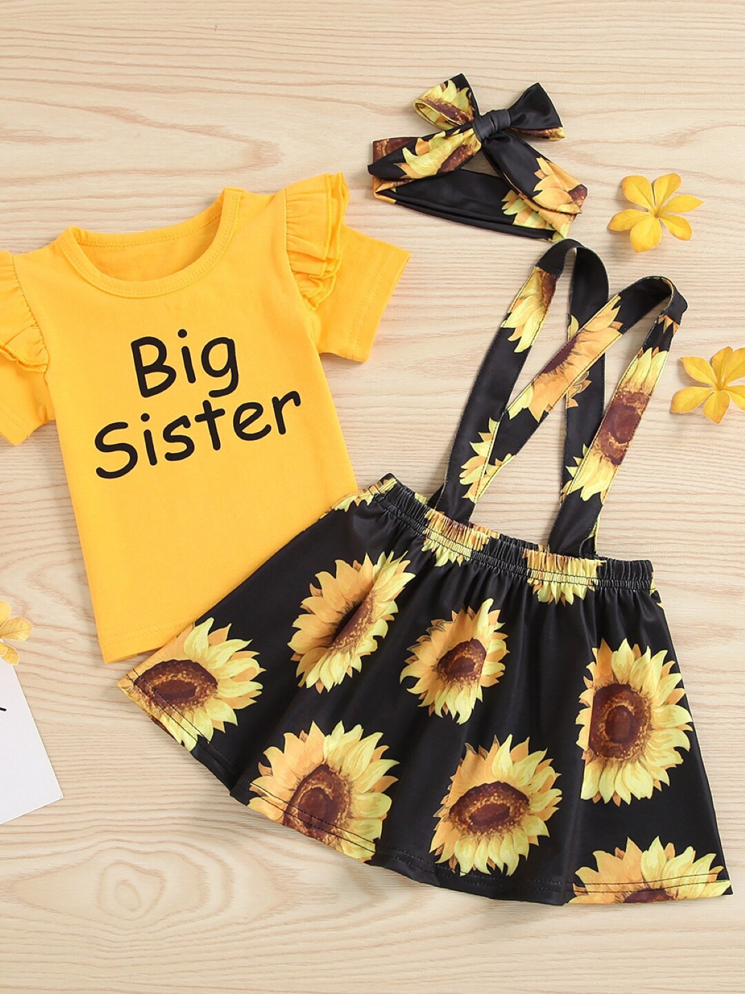 

StyleCast Girls Yellow & Black Printed Pure Cotton T-shirt With Skirt & Headband