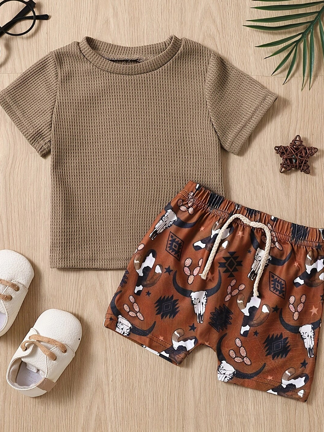 

StyleCast Girls Brown & White Pure Cotton Top with Shorts