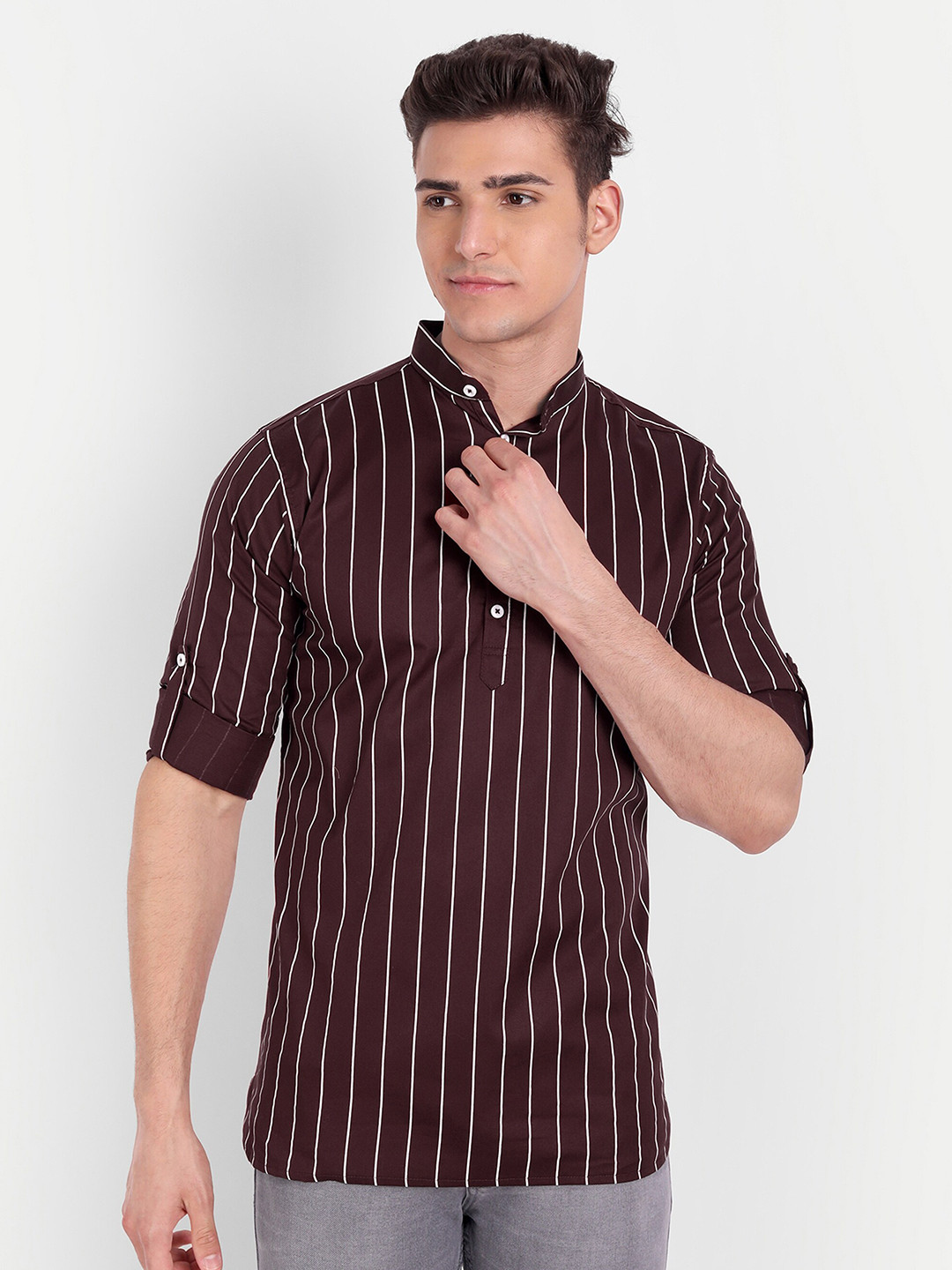 

Vida Loca Striped Mandarin Collar Roll Up Sleeves Pure Cotton Kurta, Maroon