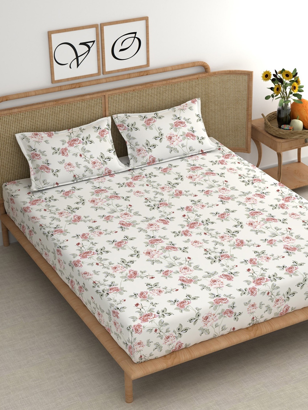 

CHHAVI INDIA Green & White Floral Cotton 210 TC King Bedsheet With 2 Pillow Covers