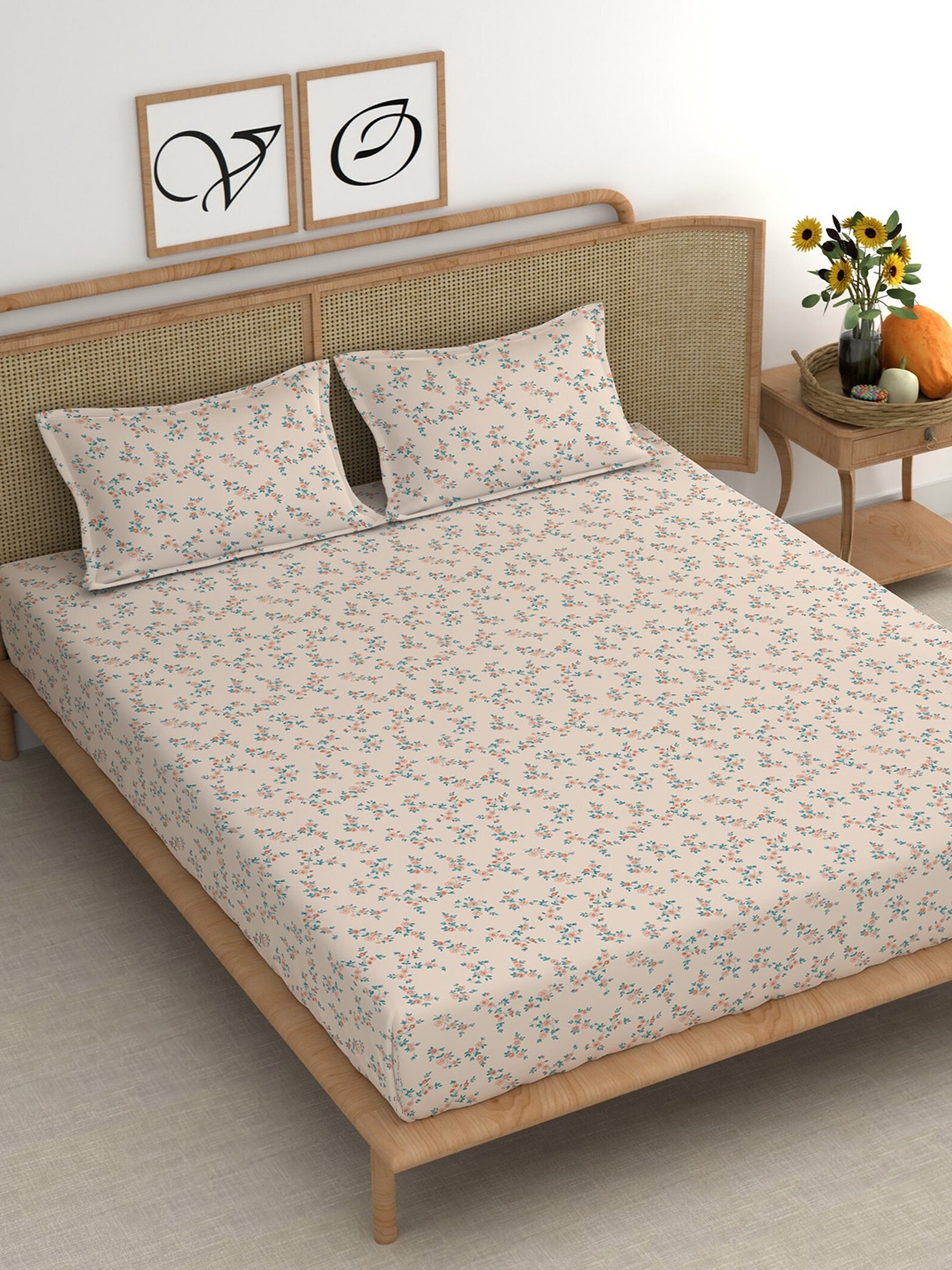 

CHHAVI INDIA Peach & Blue Floral Cotton 210 TC King Bedsheet With 2 Pillow Covers