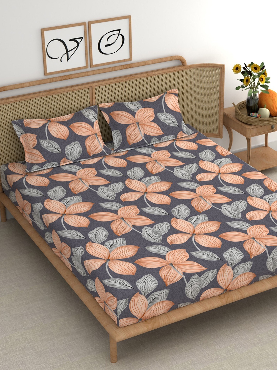 

CHHAVI INDIA Grey & Orange Floral Cotton 210 TC King Bedsheet With 2 Pillow Covers
