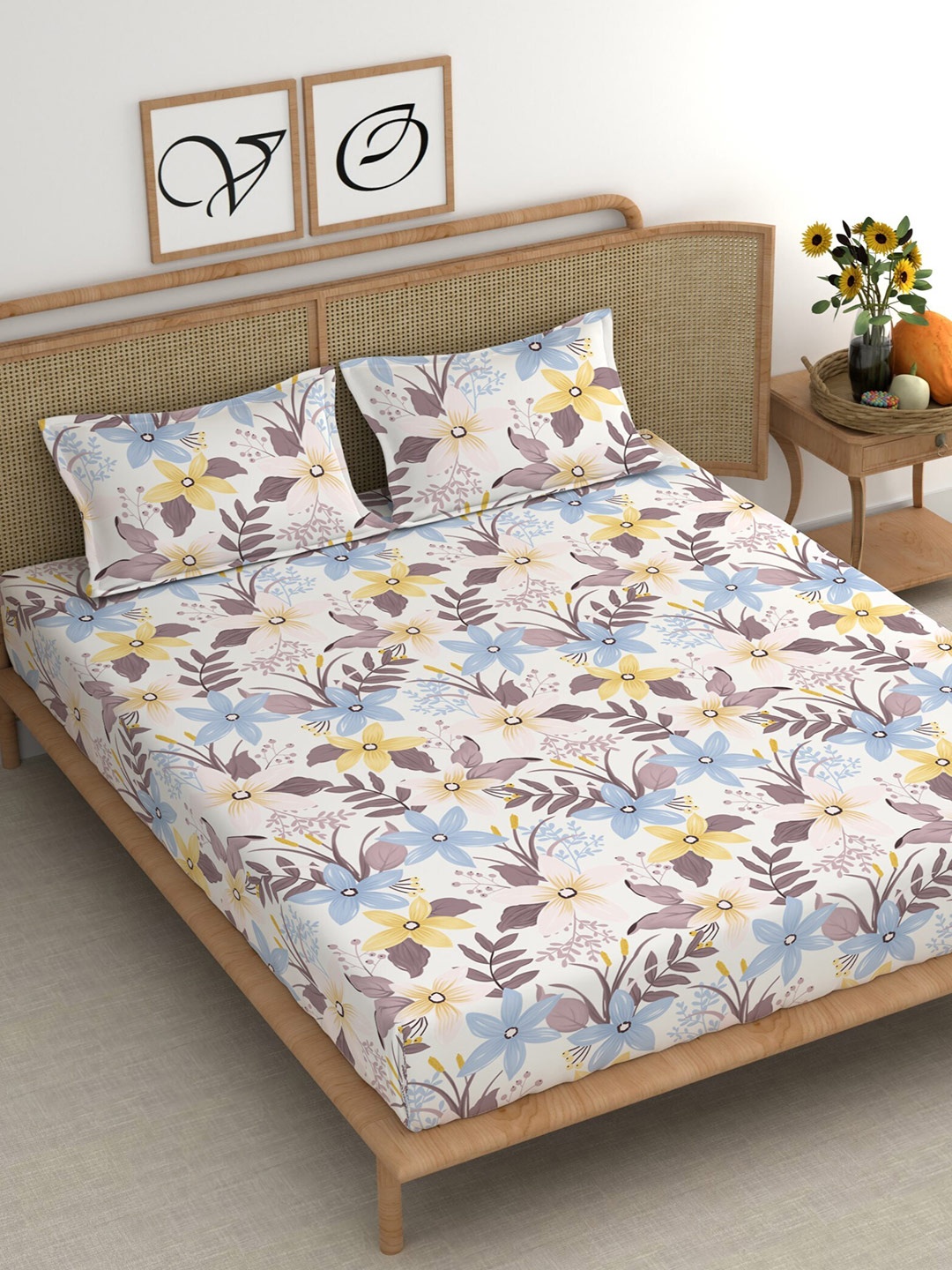

CHHAVI INDIA Blue & Grey Floral Cotton 210 TC King Bedsheet With 2 Pillow Covers