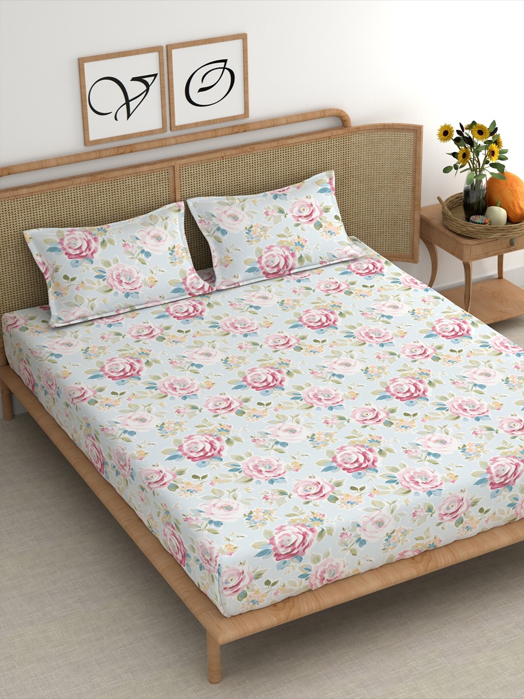 

CHHAVI INDIA Blue & White Floral 210 TC King Bedsheet with 2 Pillow Covers
