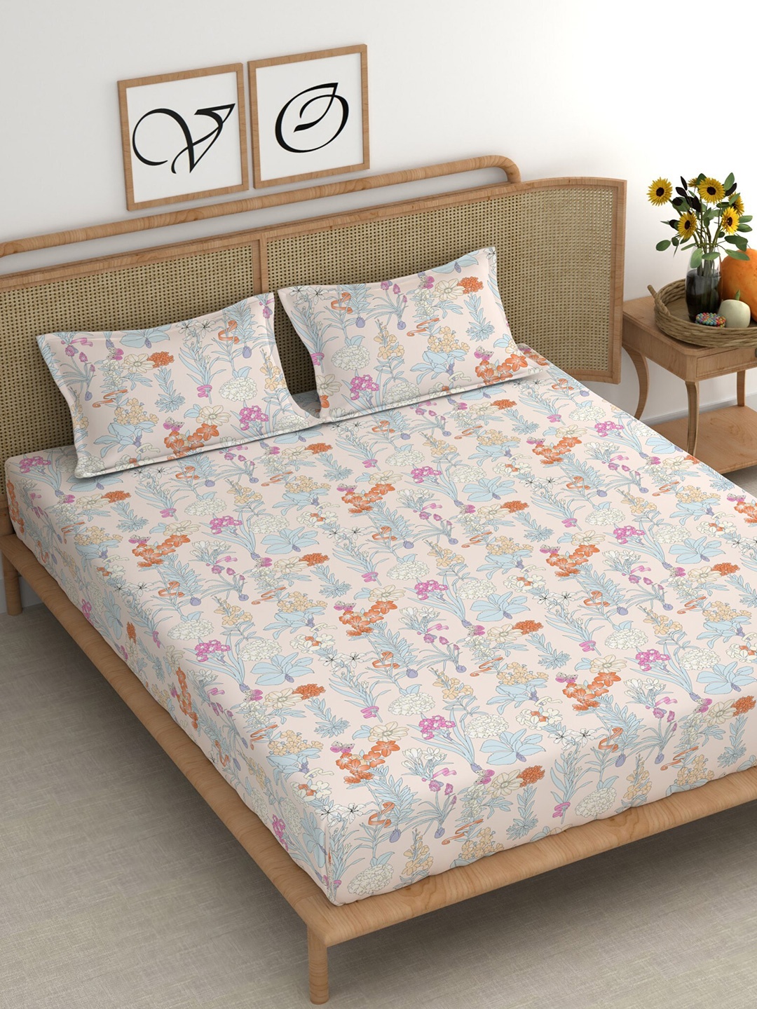 

CHHAVI INDIA Peach & Blue Floral Cotton 210 TC King Bedsheet With 2 Pillow Covers