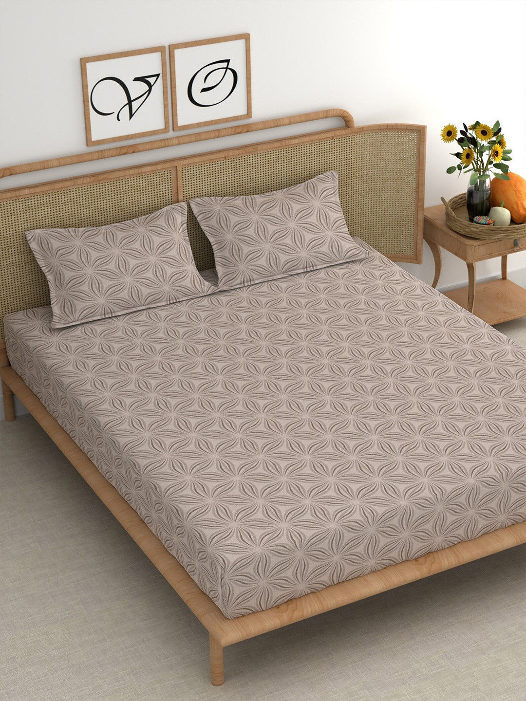 

CHHAVI INDIA Brown & Grey Floral 210 TC Cotton King Flat Bedsheet with 2 Pillow Covers