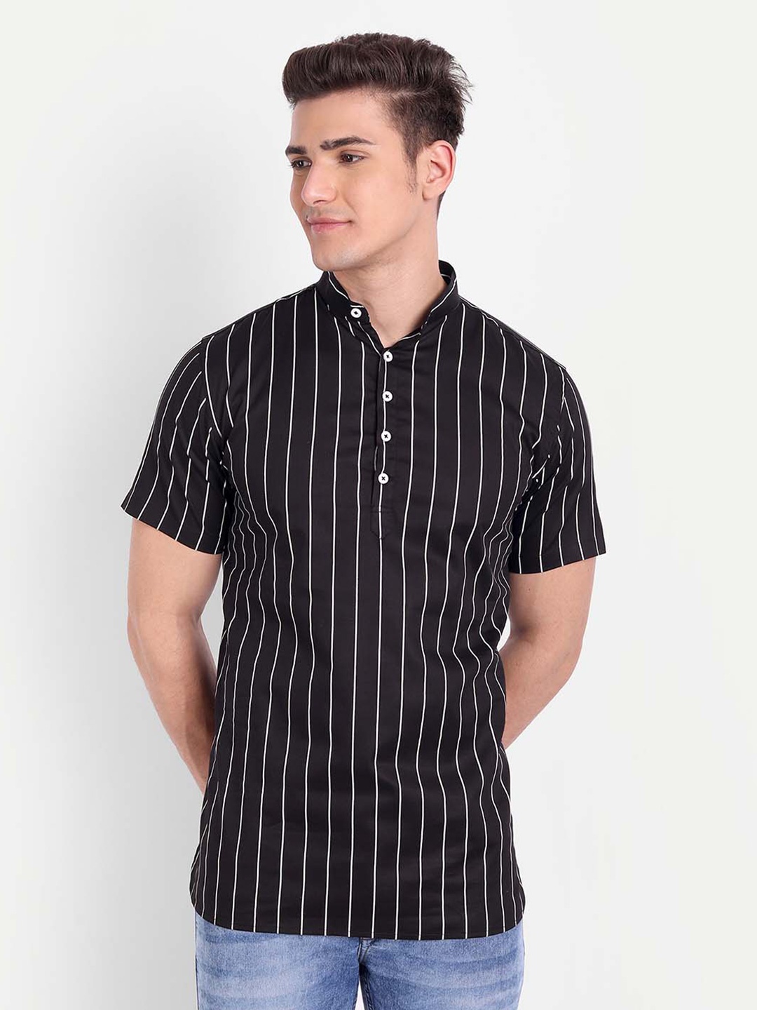 

Vida Loca Vertical Striped Pure Cotton Straight Kurta, Black