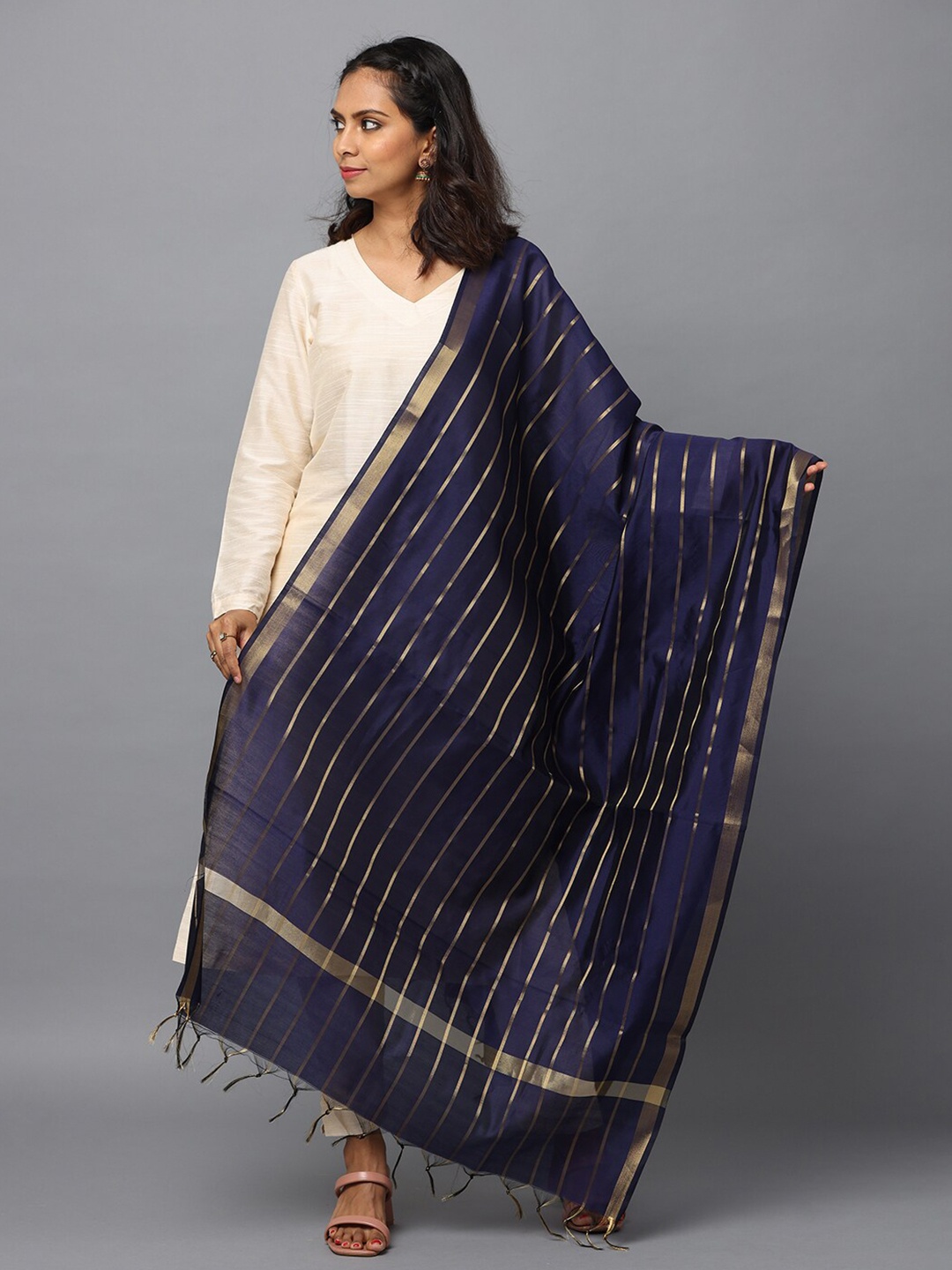 

HELLA FASHIONS Striped Banarasi Silk Dupatta, Navy blue