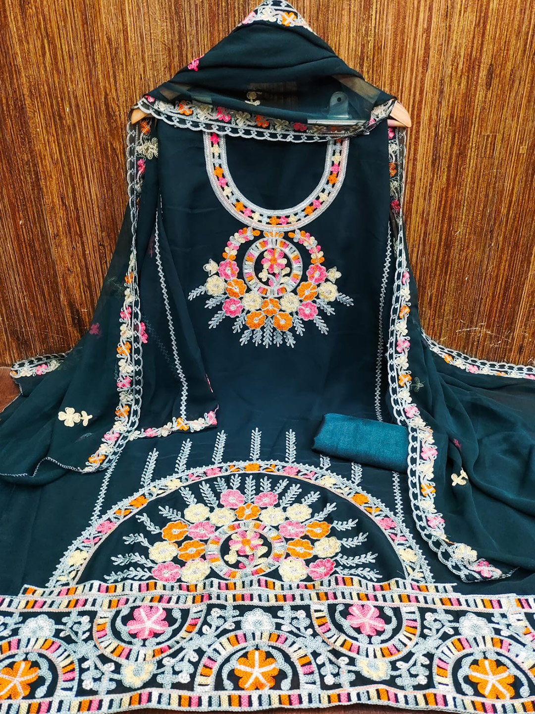 

ZEEPKART Embroidered Unstitched Dress Material, Green