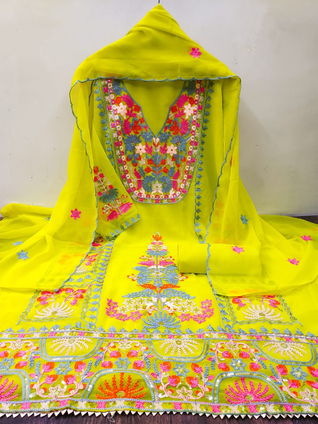 

ZEEPKART Floral Embroidered Unstitched Dress Material, Green