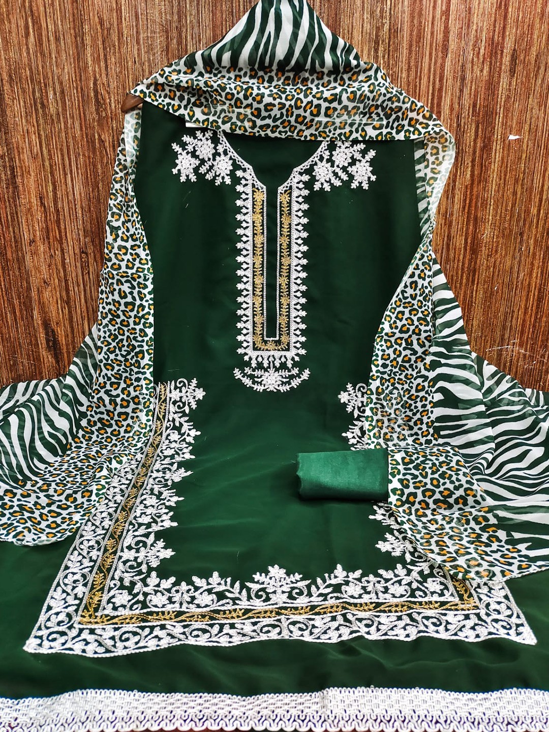 

ZEEPKART Floral Embroidered Unstitched Dress Material, Green