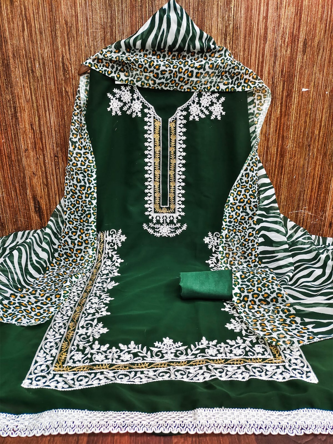 

ZEEPKART Floral Embroidered Unstitched Dress Material, Green