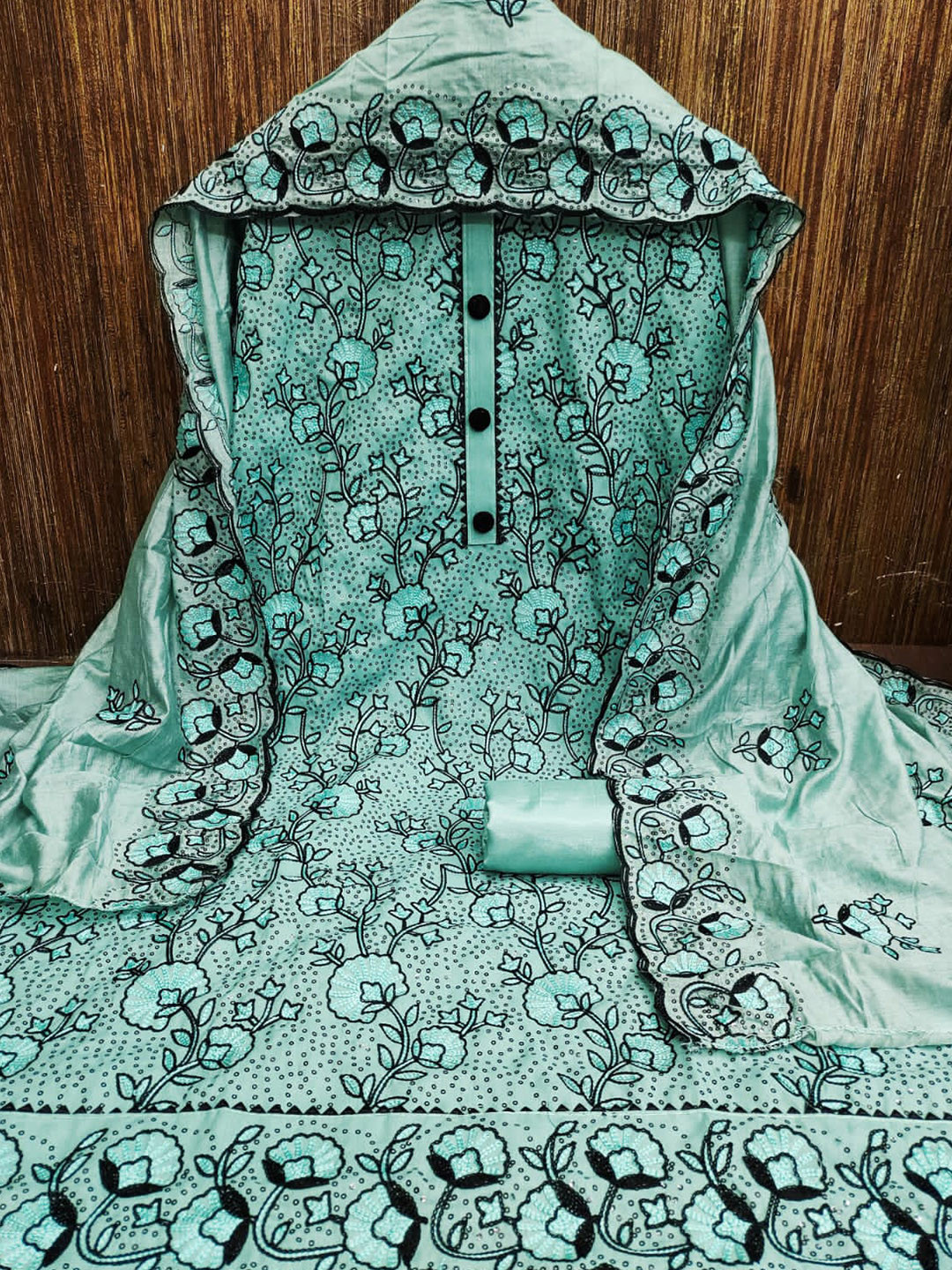 

ZEEPKART Floral Embroidered Unstitched Dress Material, Green