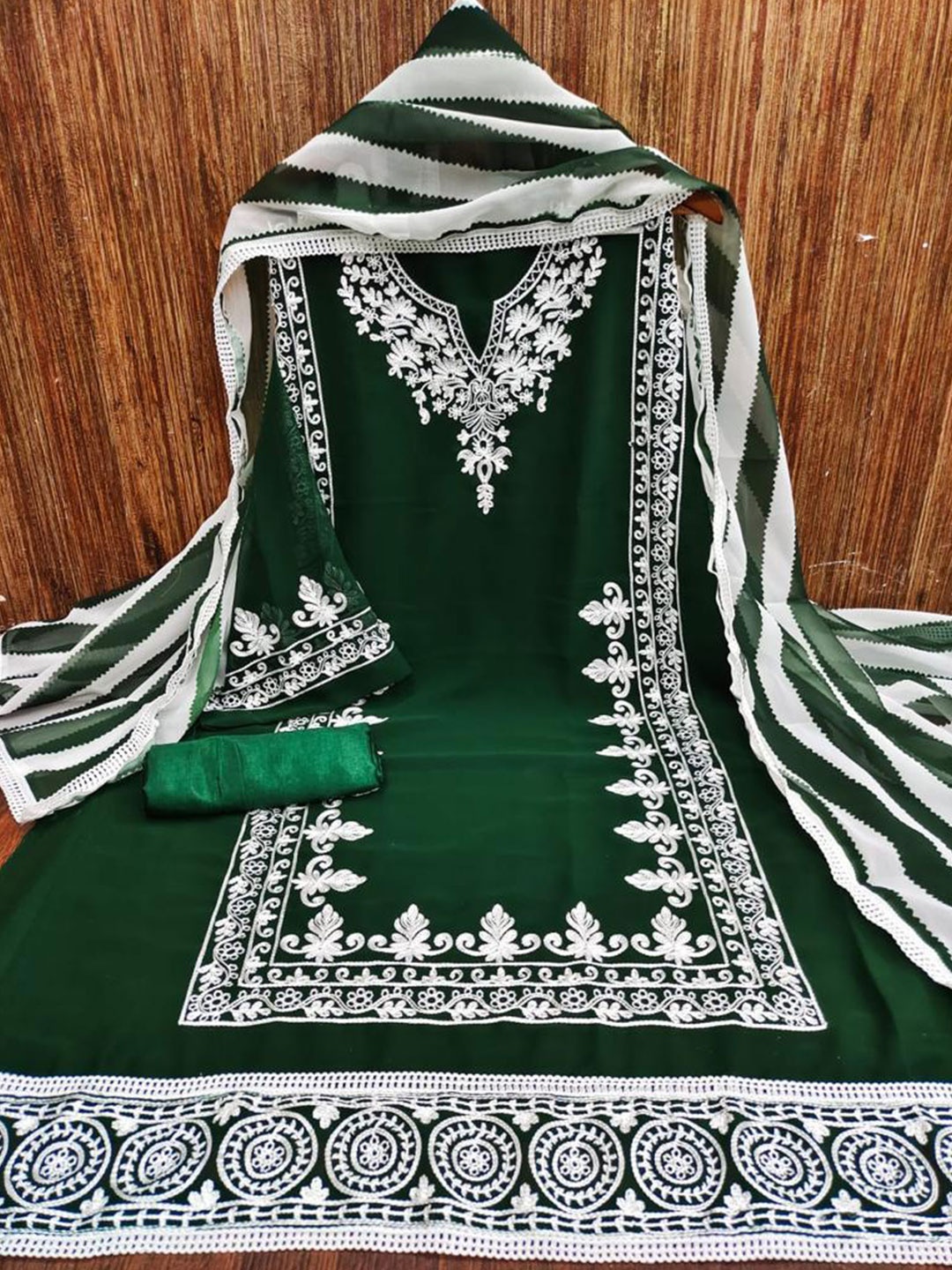 

ZEEPKART Floral Embroidered Unstitched Dress Material, Green