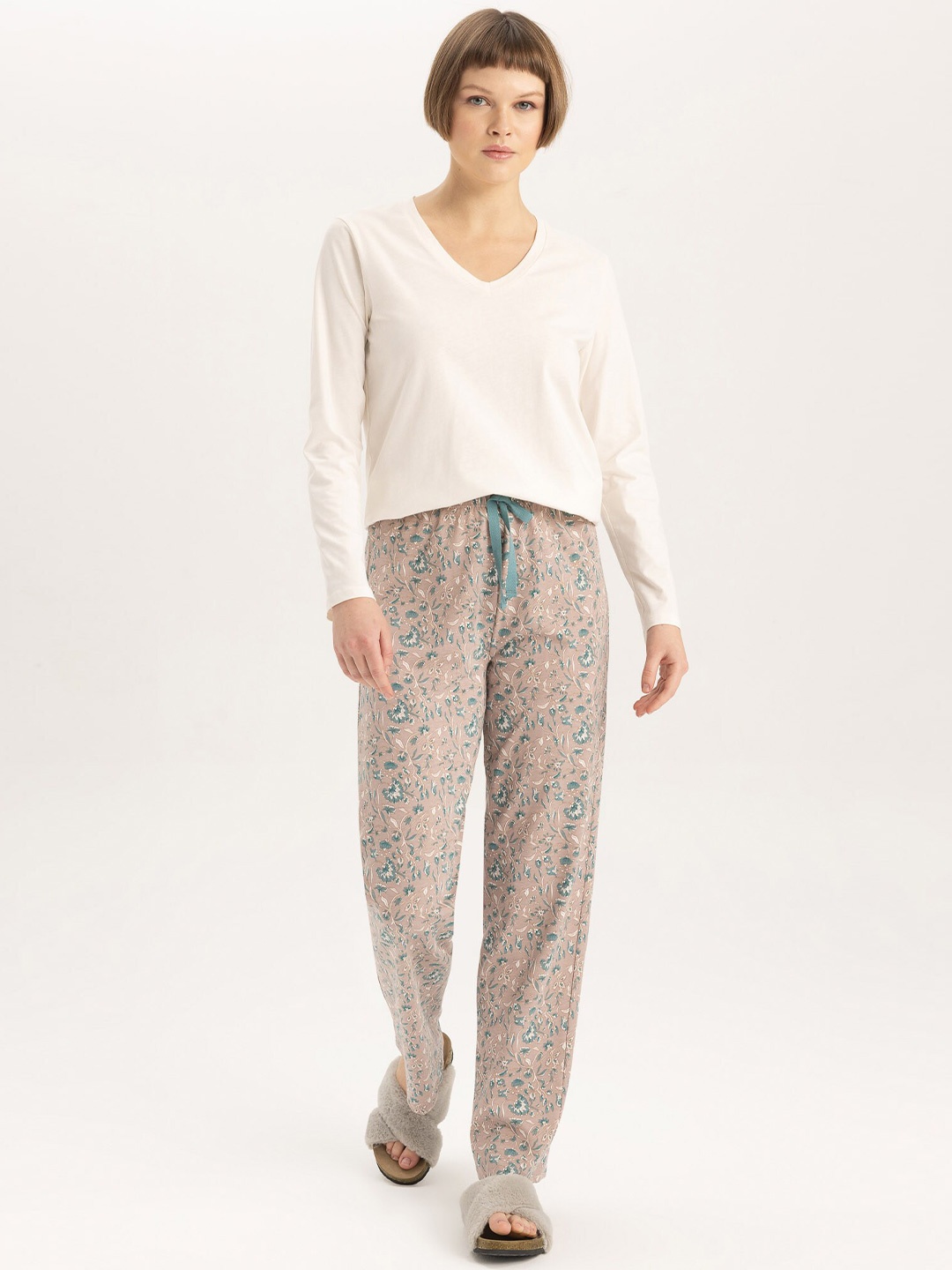 

DeFacto Printed Pure Cotton Night suit, White