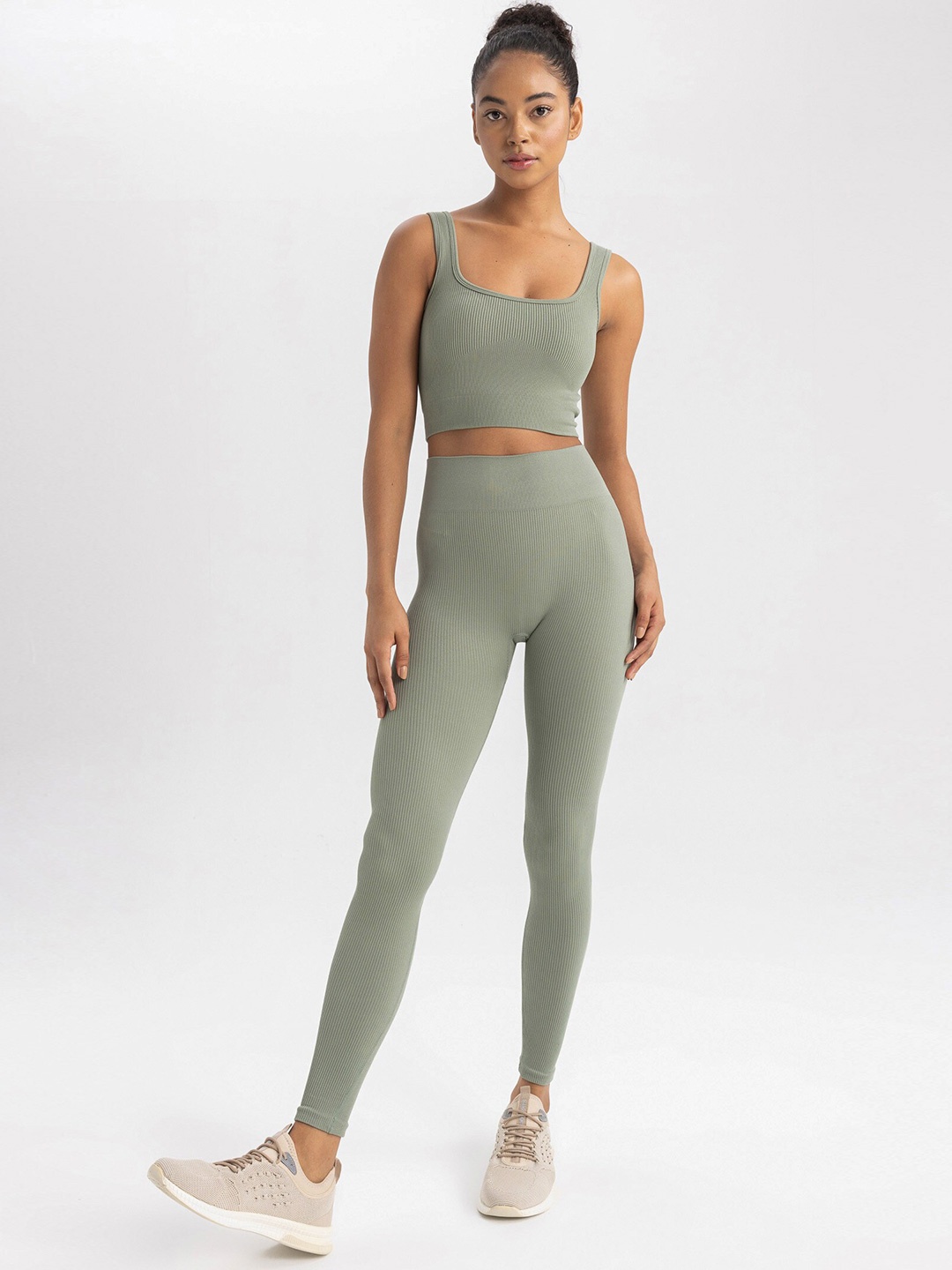 

DeFacto Women Slim-Fit Ankle-Length Tights, Green