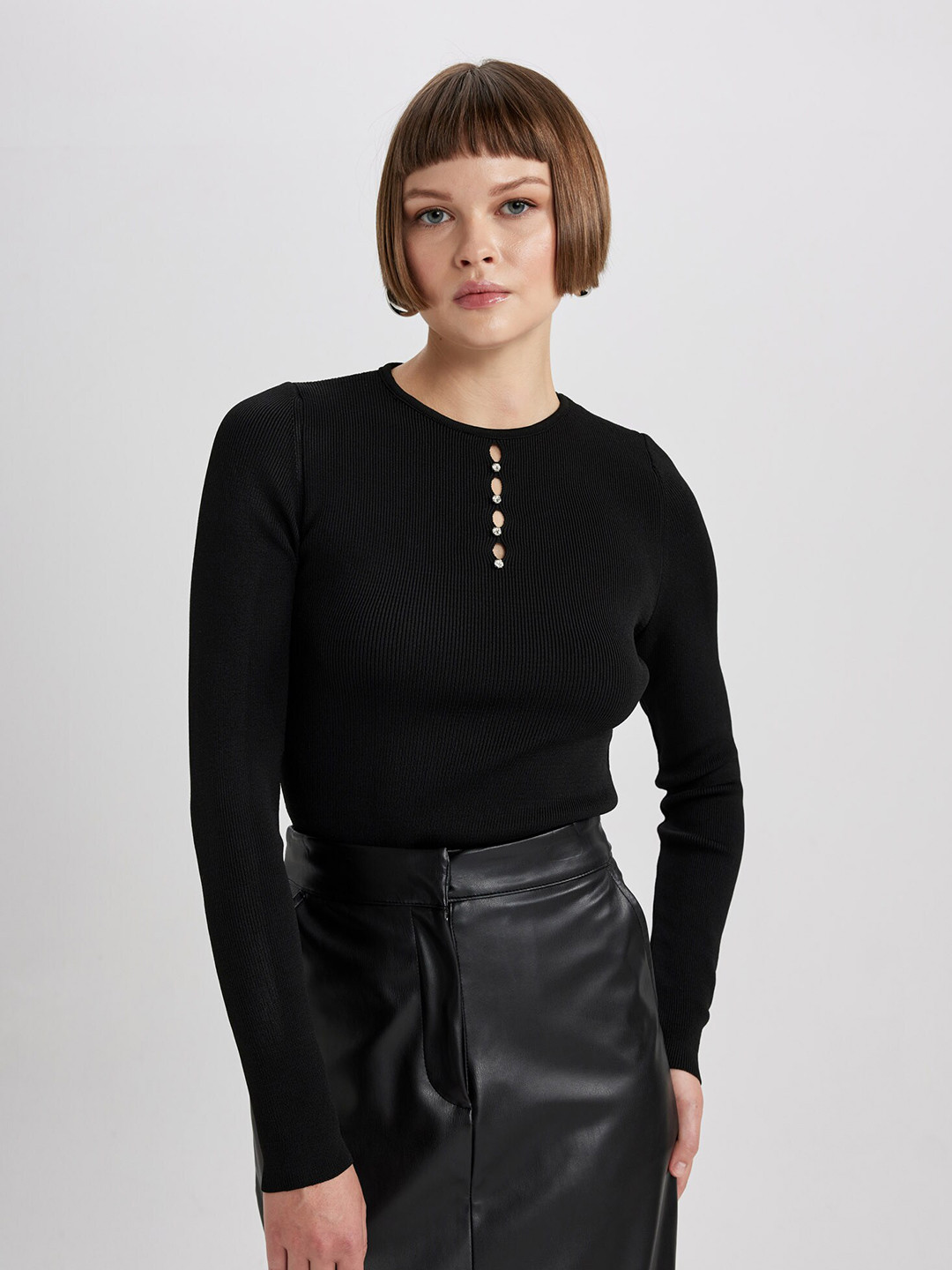 

DeFacto Ribbed Round Neck Pullover, Black