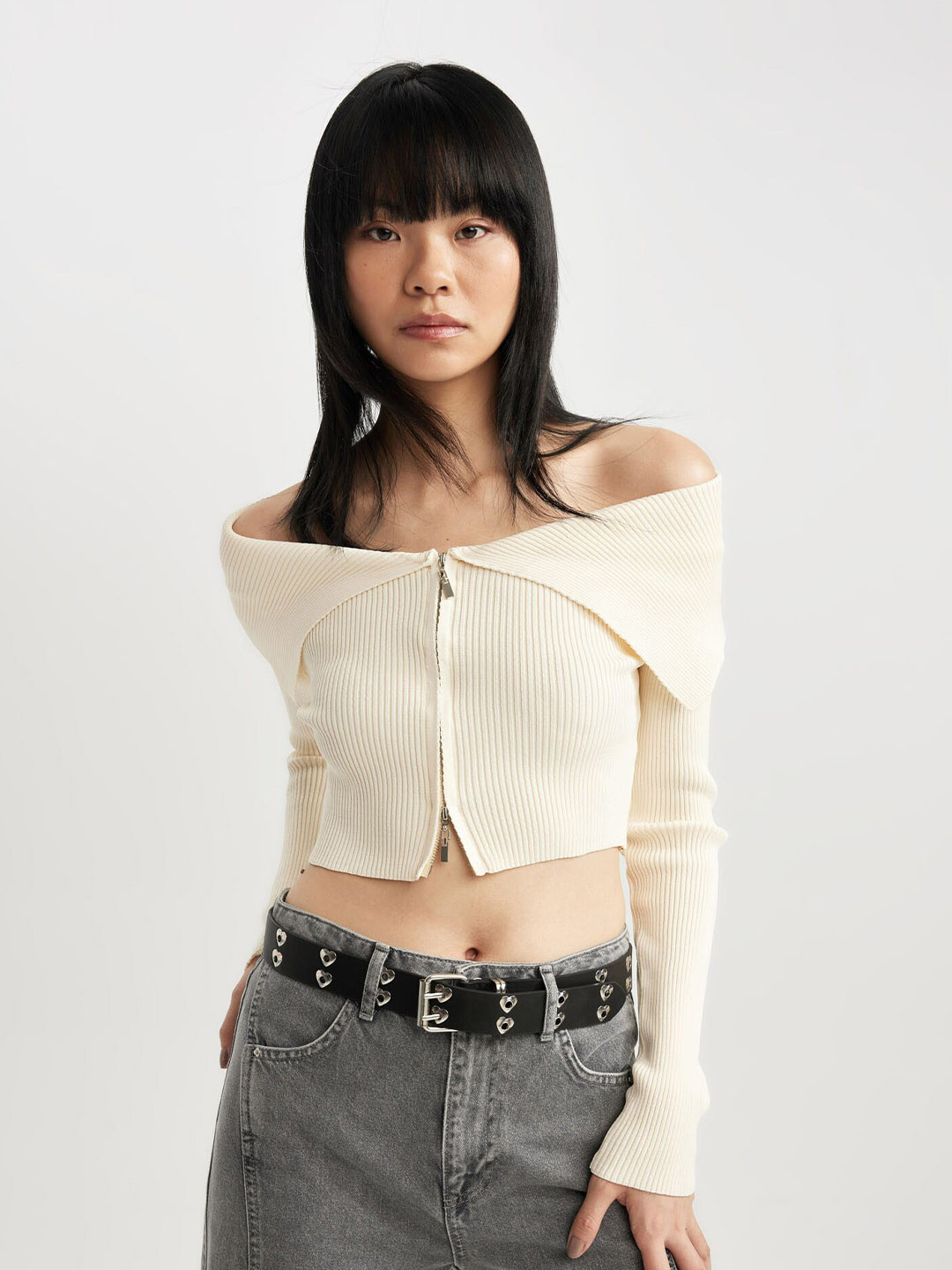 

DeFacto Self Design Off-Shoulder Long Sleeves Crop Front-Open, Beige