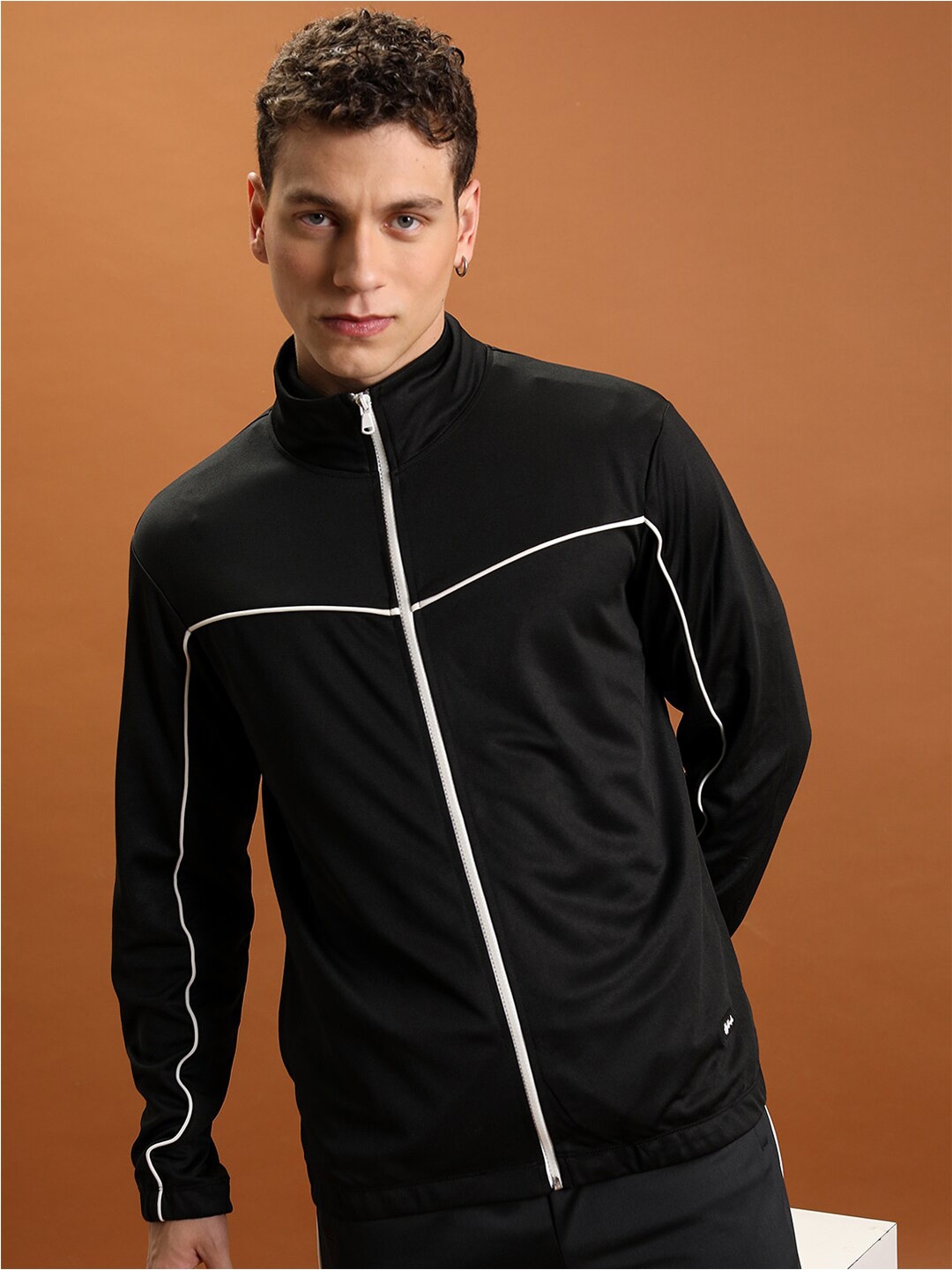 

HIGHLANDER High Neck Regular Fit Sweatshirt, Black