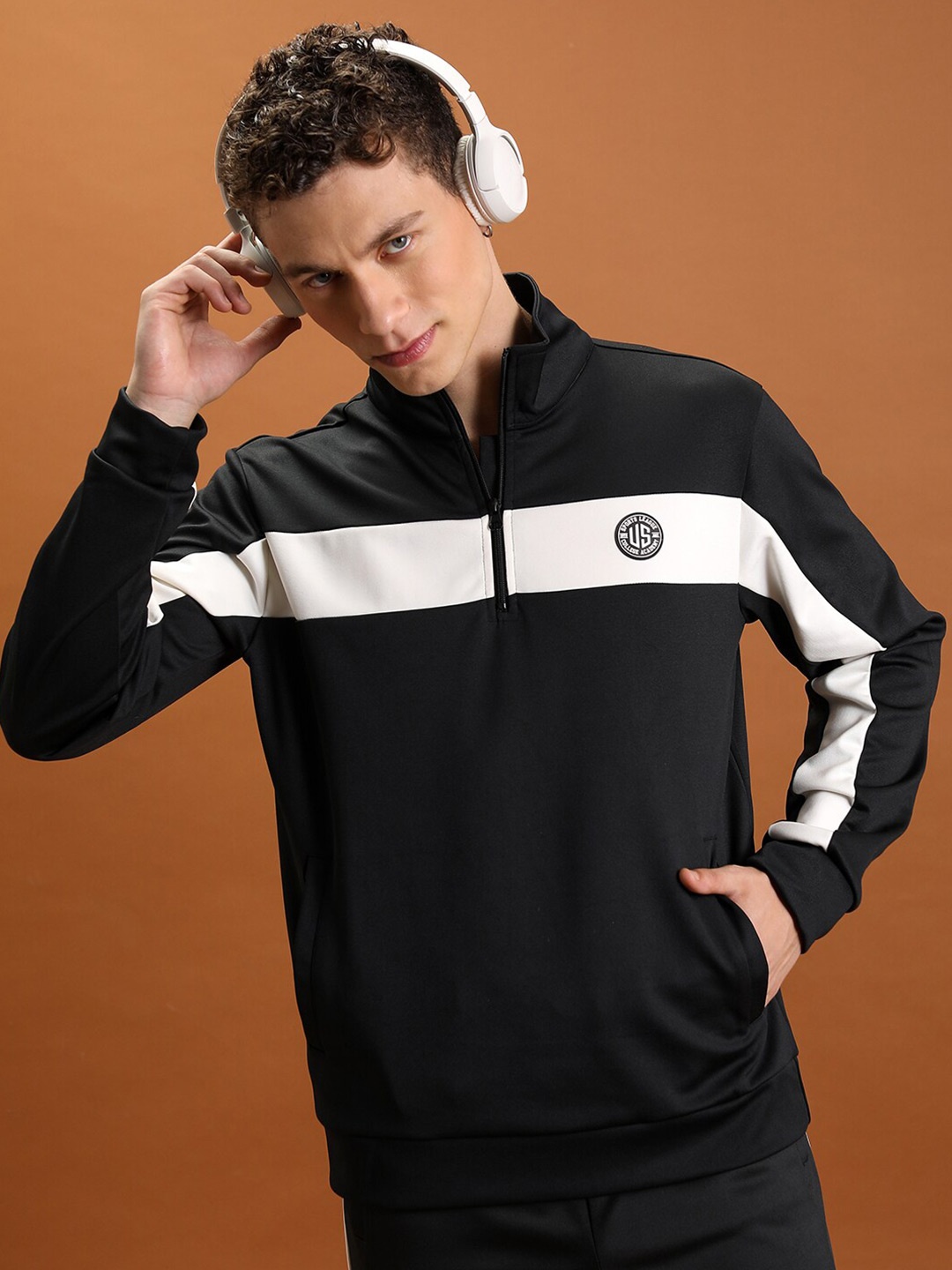 

HIGHLANDER Mock Collar Sweatshirt, Black
