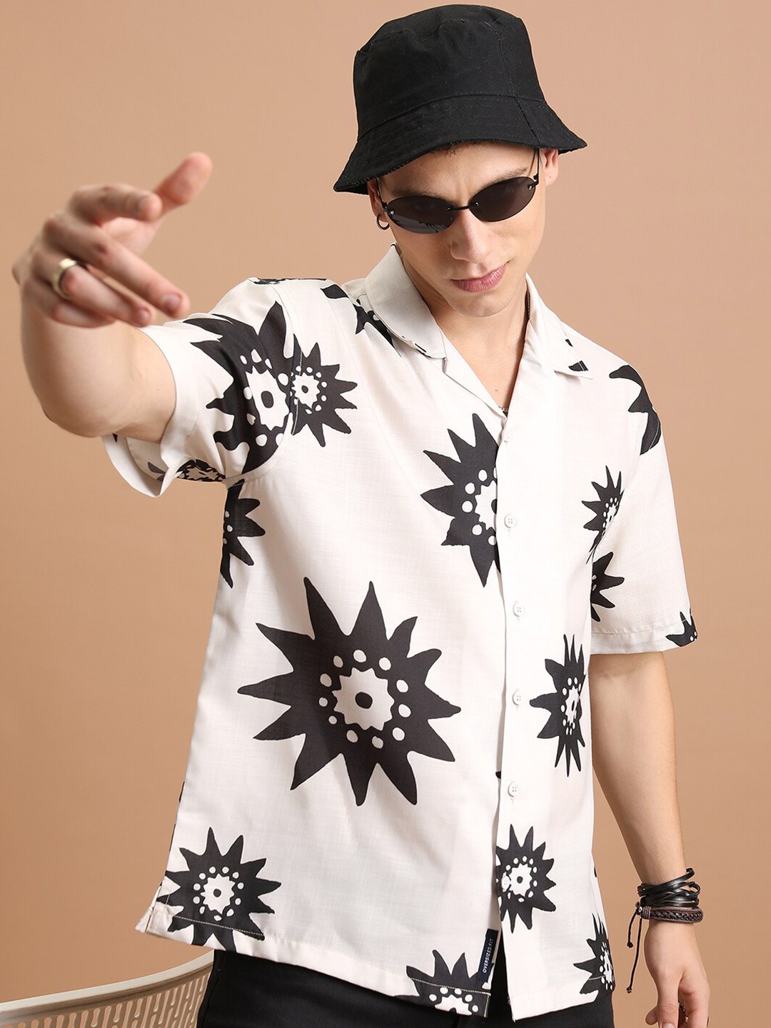 

HIGHLANDER Geometric Printed Oversized Camp Collar Half Sleeve Casual Shirt, Off white