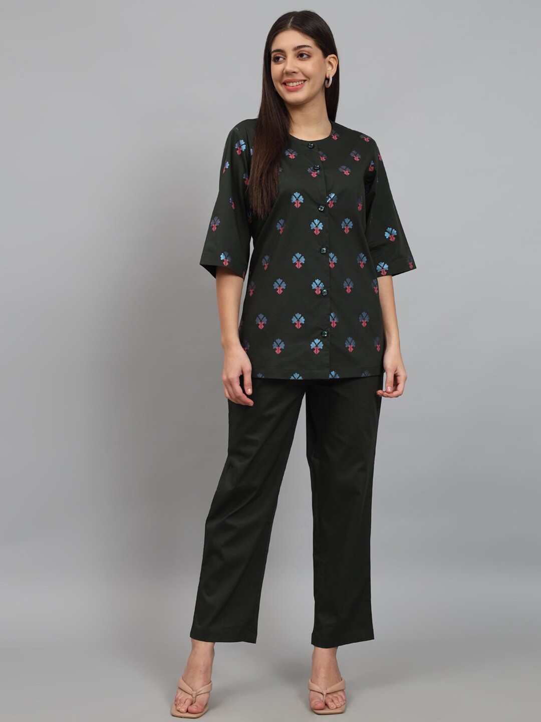 

NEWD Ethnic Motif Printed Top with Mid-Rise Trouser, Green
