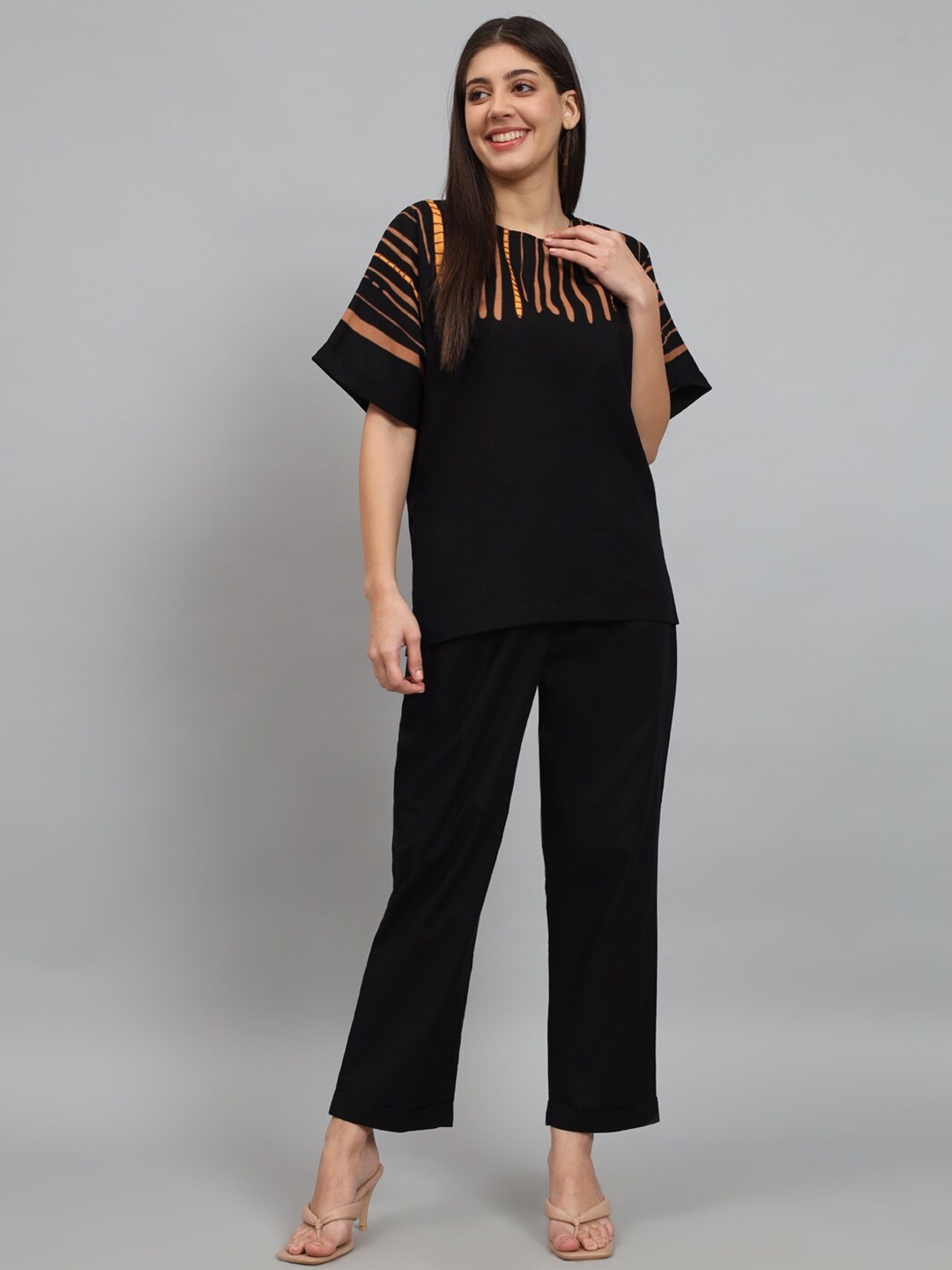 

NEWD Printed Top With Trousers, Black