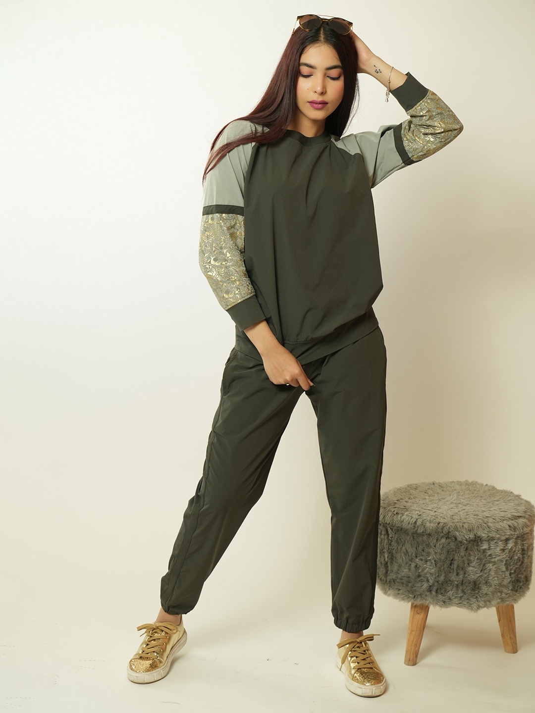 

NEWD Colourblocked Round Neck Sweatshirt & Joggers, Olive