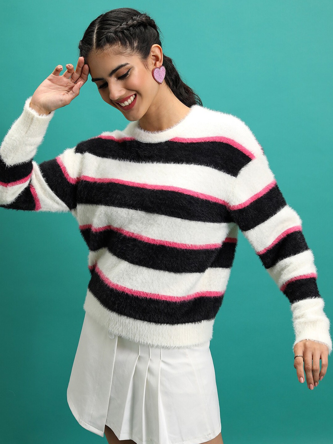 

Tokyo Talkies Black Relaxed Fit Striped Fuzzy Acrylic Pullover, White