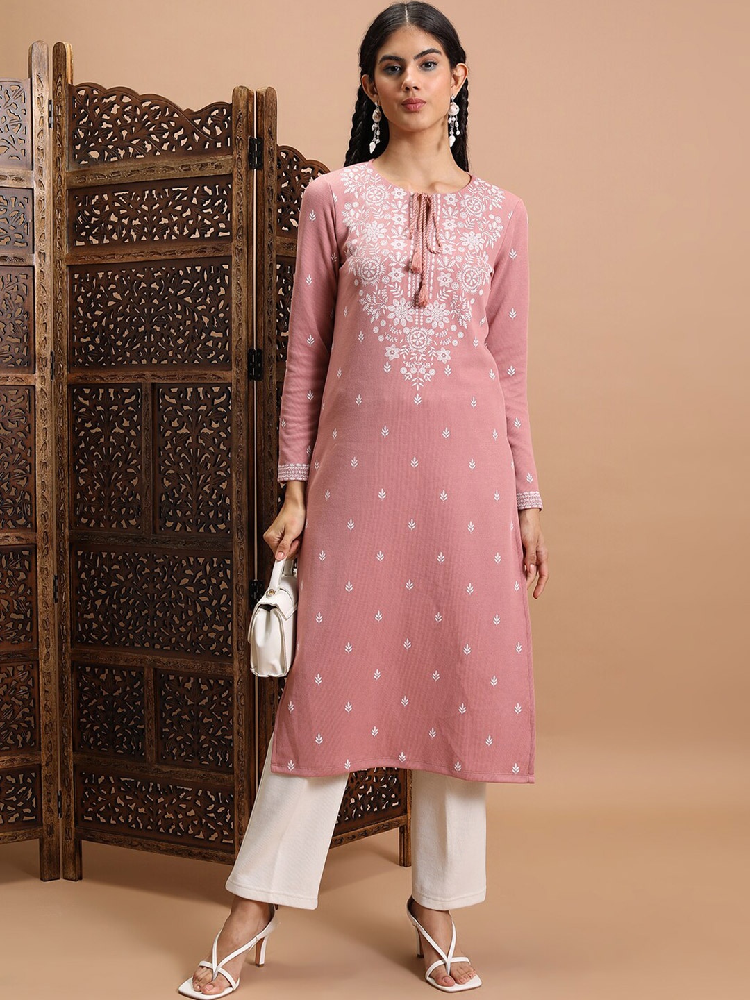 

Vishudh Ethnic Motifs Printed Tie-Up Neck Straight Kurta, Rose