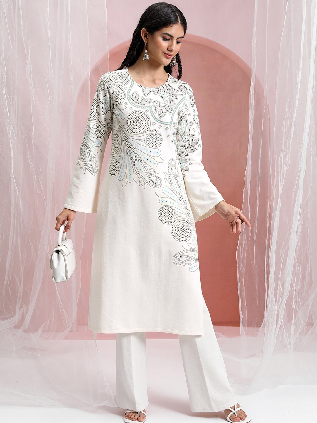 

Vishudh Ethnic Motifs Printed Straight Kurta, Off white