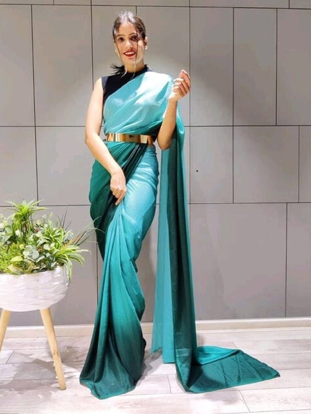 

APNISHA Ombre Woven Design Pure Chiffon Saree, Sea green